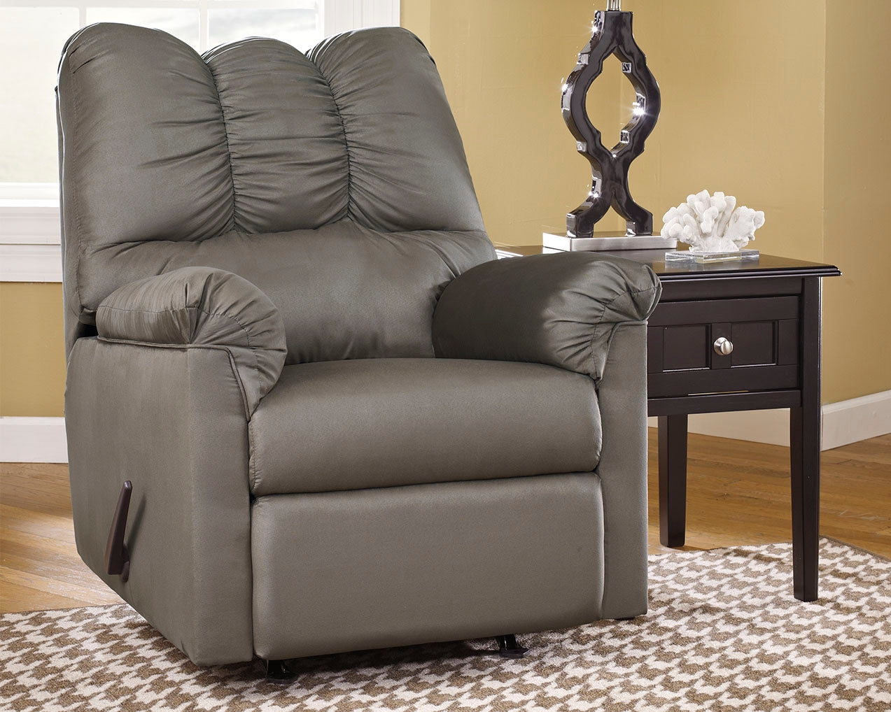 Hoover Furniture Outlet - Ashley Furniture - Darcy Recliner - Rocker Recliner - 7500525