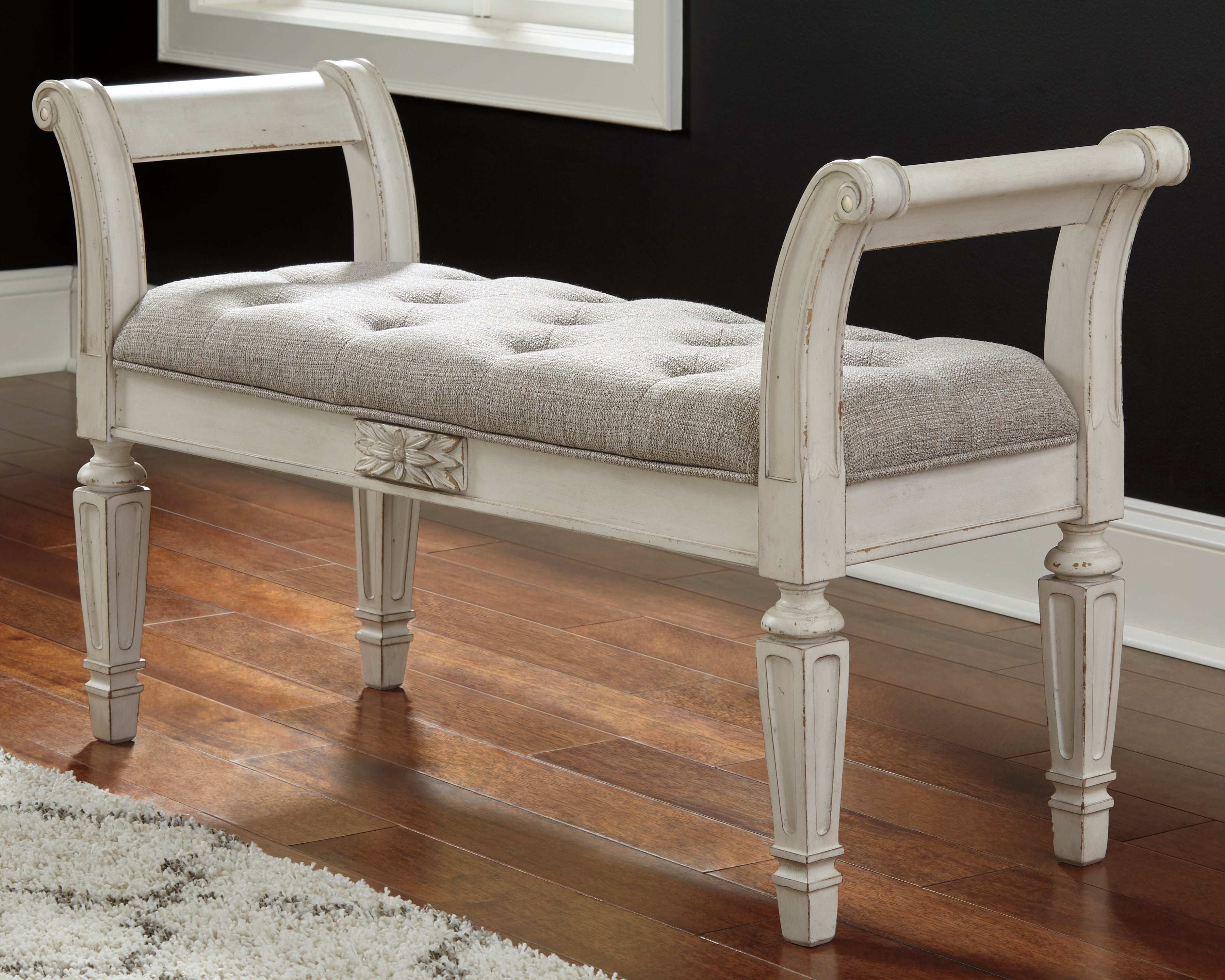 Hoover Furniture Outlet - Ashley Furniture - Realyn Accent Bench - Accent Bench - A3000157
