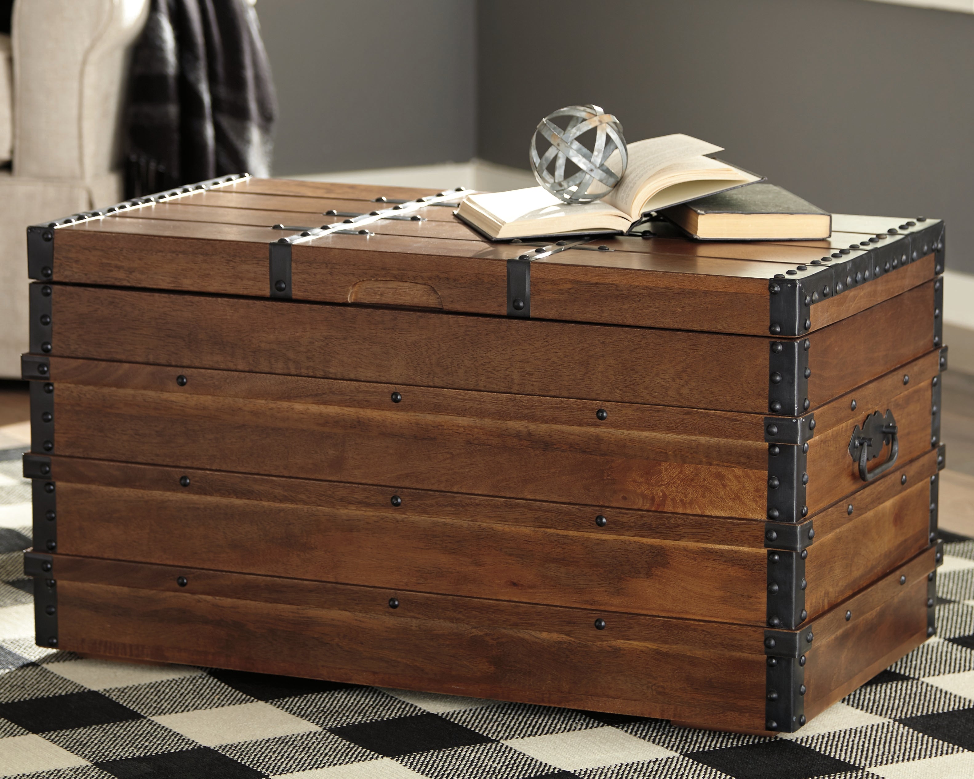 Hoover Furniture Outlet - Ashley Furniture - Kettleby Storage Trunk - Storage Trunk - A4000096