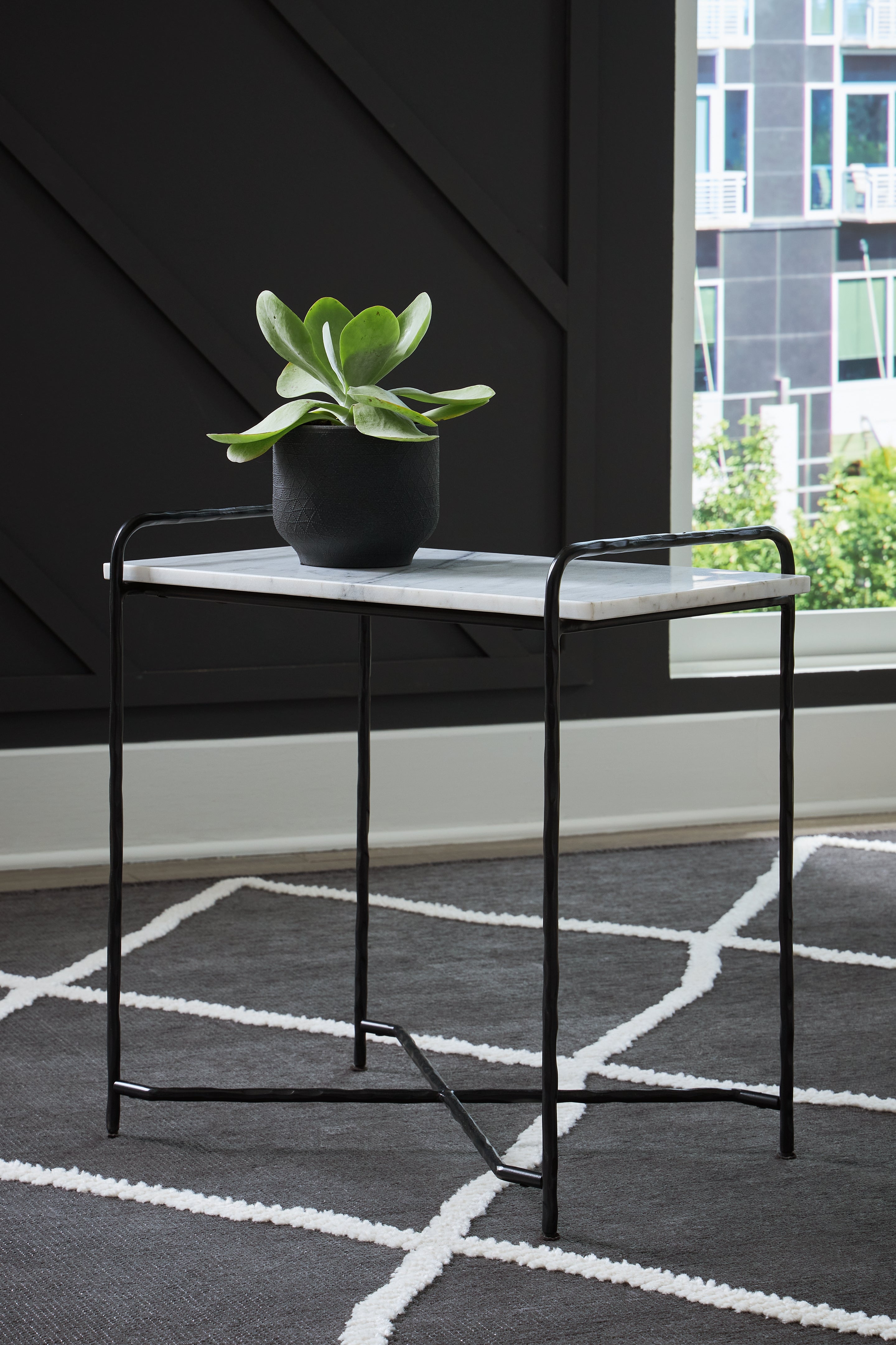 Hoover Furniture Outlet - Ashley Furniture - Ashber Accent Table - Accent Table - A4000609