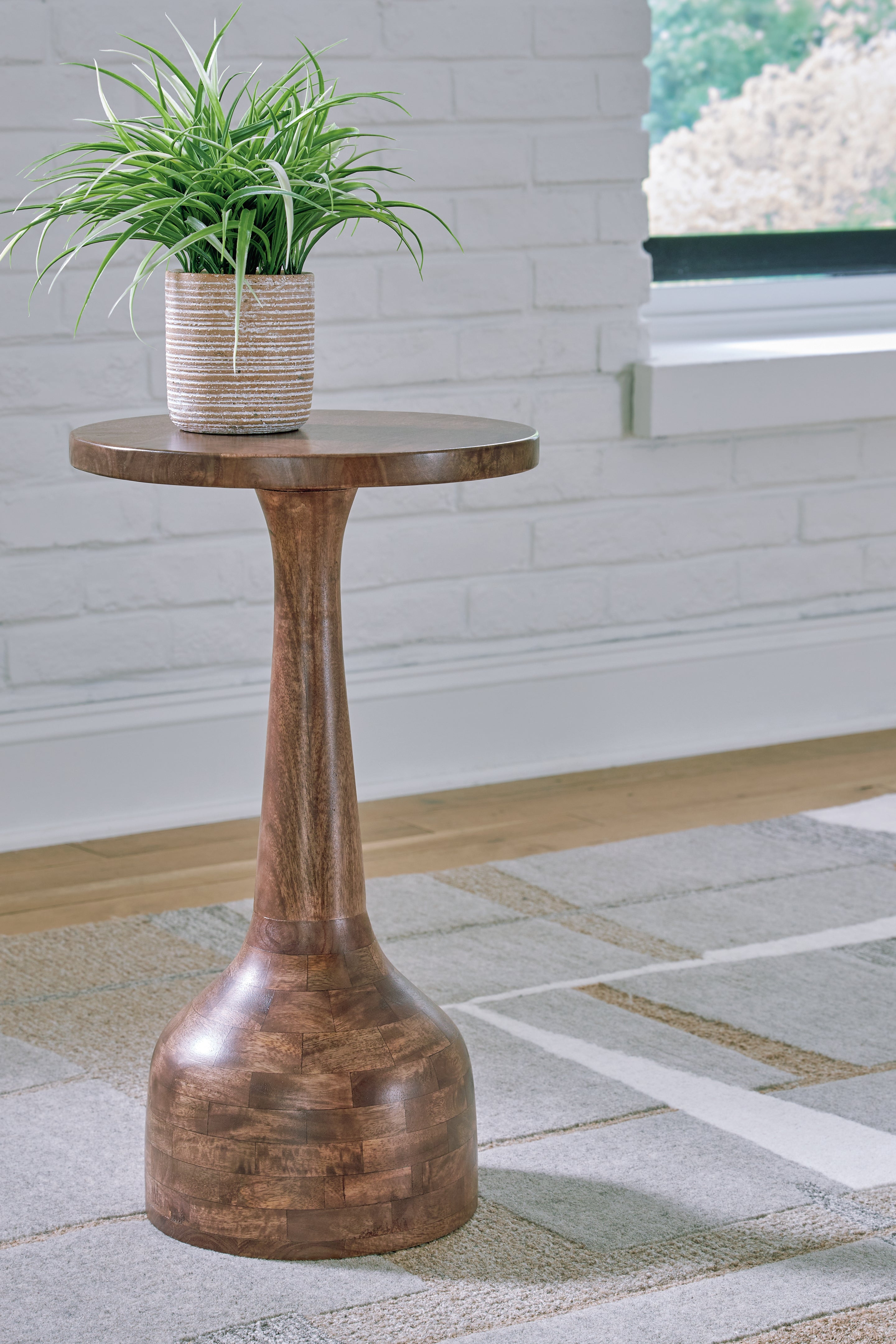 Hoover Furniture Outlet - Ashley Furniture - Joville Accent Table - Accent Table - A4000627