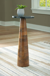 Hoover Furniture Outlet - Ashley Furniture - Quinndon Accent Table - Accent Table - A4000633