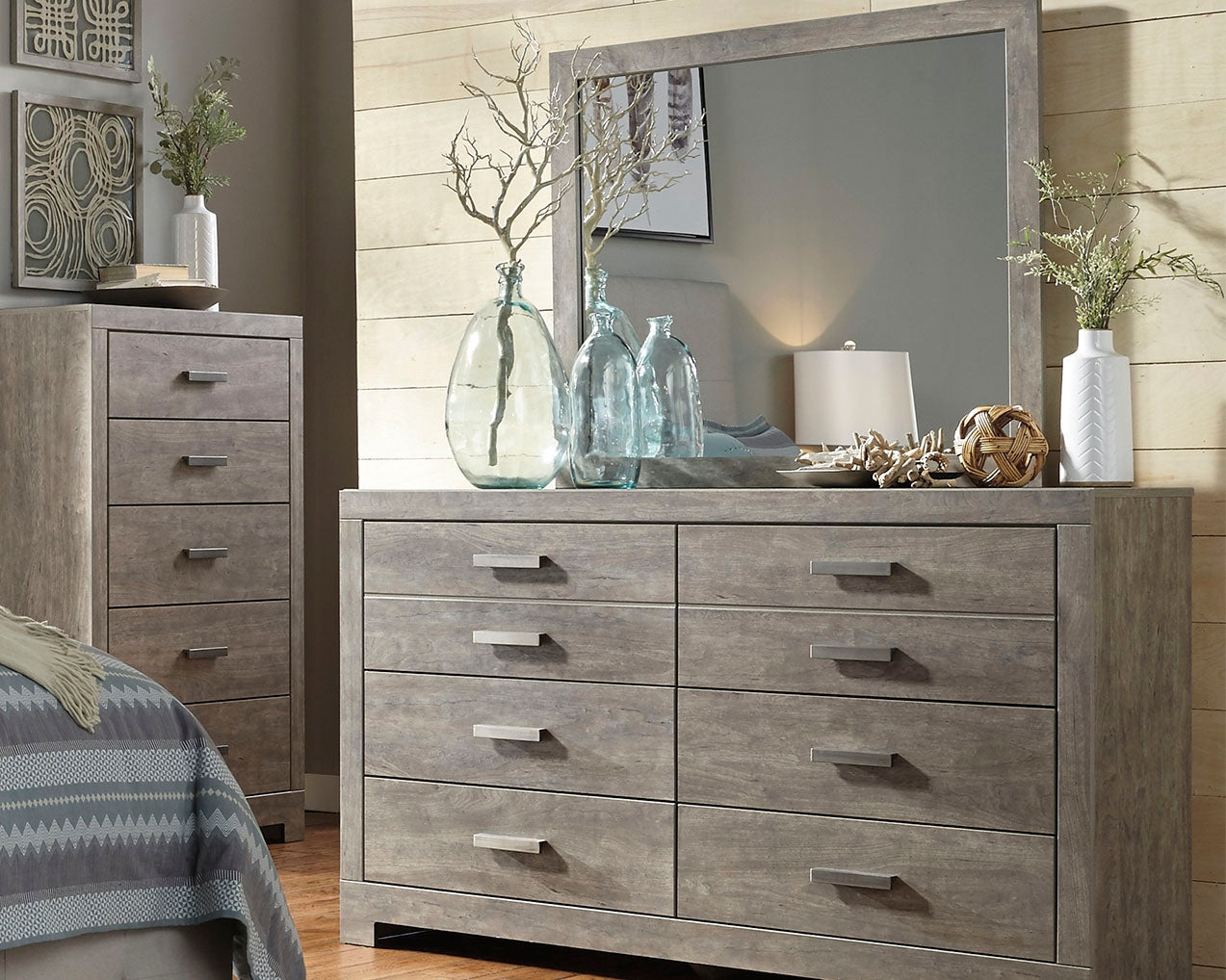 Hoover Furniture Outlet - Ashley Furniture - Culverbach Dresser and Mirror - Dresser and Mirror - B070B1