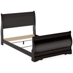 Huey Vineyard Full Sleigh Bed and Dresser
