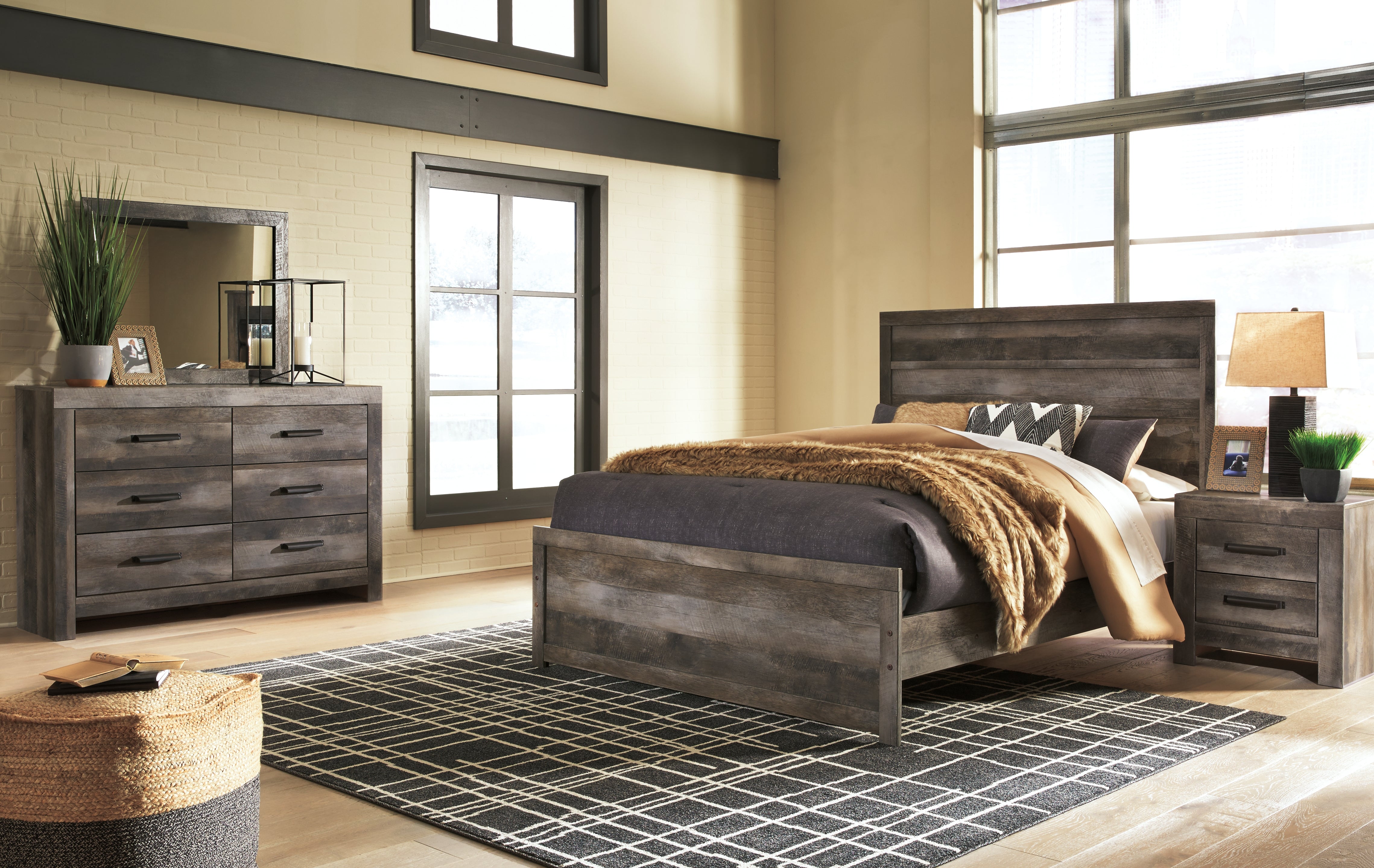 Hoover Furniture Outlet - Ashley Furniture - Wynnlow Queen Panel Bed, Dresser, Mirror, and Nightstand - Queen Panel Bed, Dresser, Mirror, and Nightstand - B440B25
