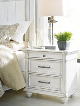 Hoover Furniture Outlet - Ashley Furniture - Kanwyn Nightstand - Three Drawer Night Stand - B777-93