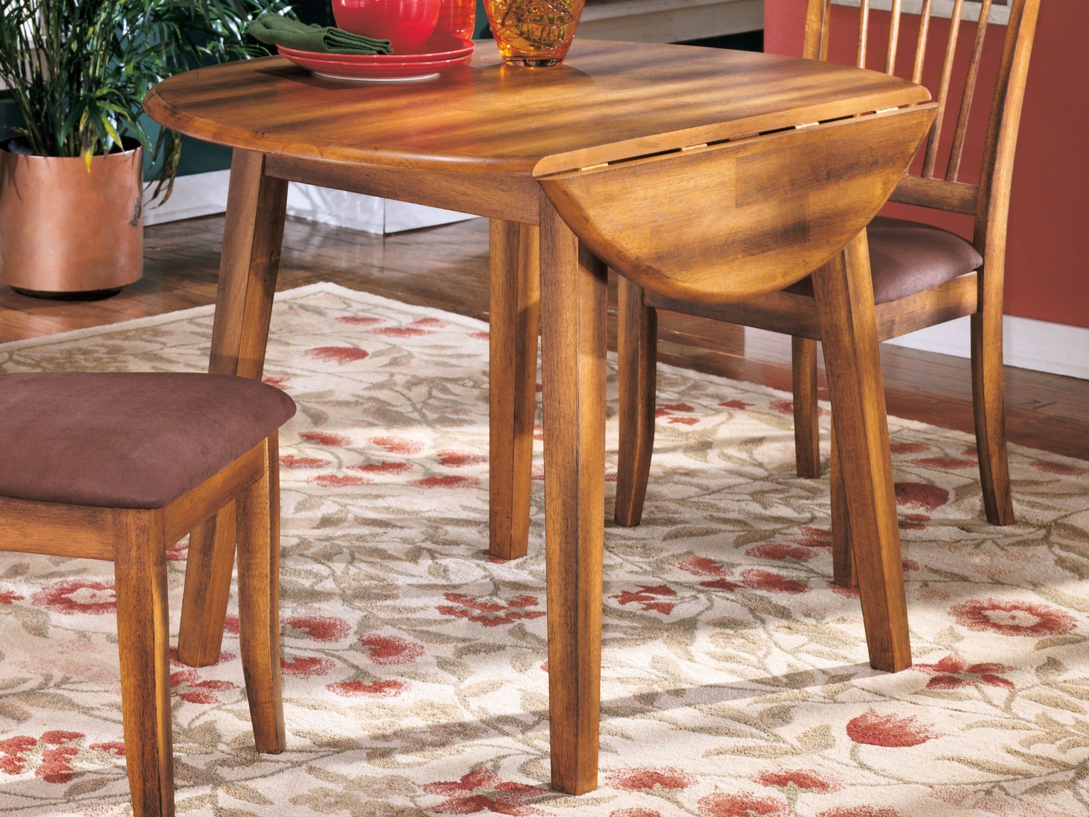 Hoover Furniture Outlet - Ashley Furniture - Berringer Dining Drop Leaf Table - Round DRM Drop Leaf Table - D199-15