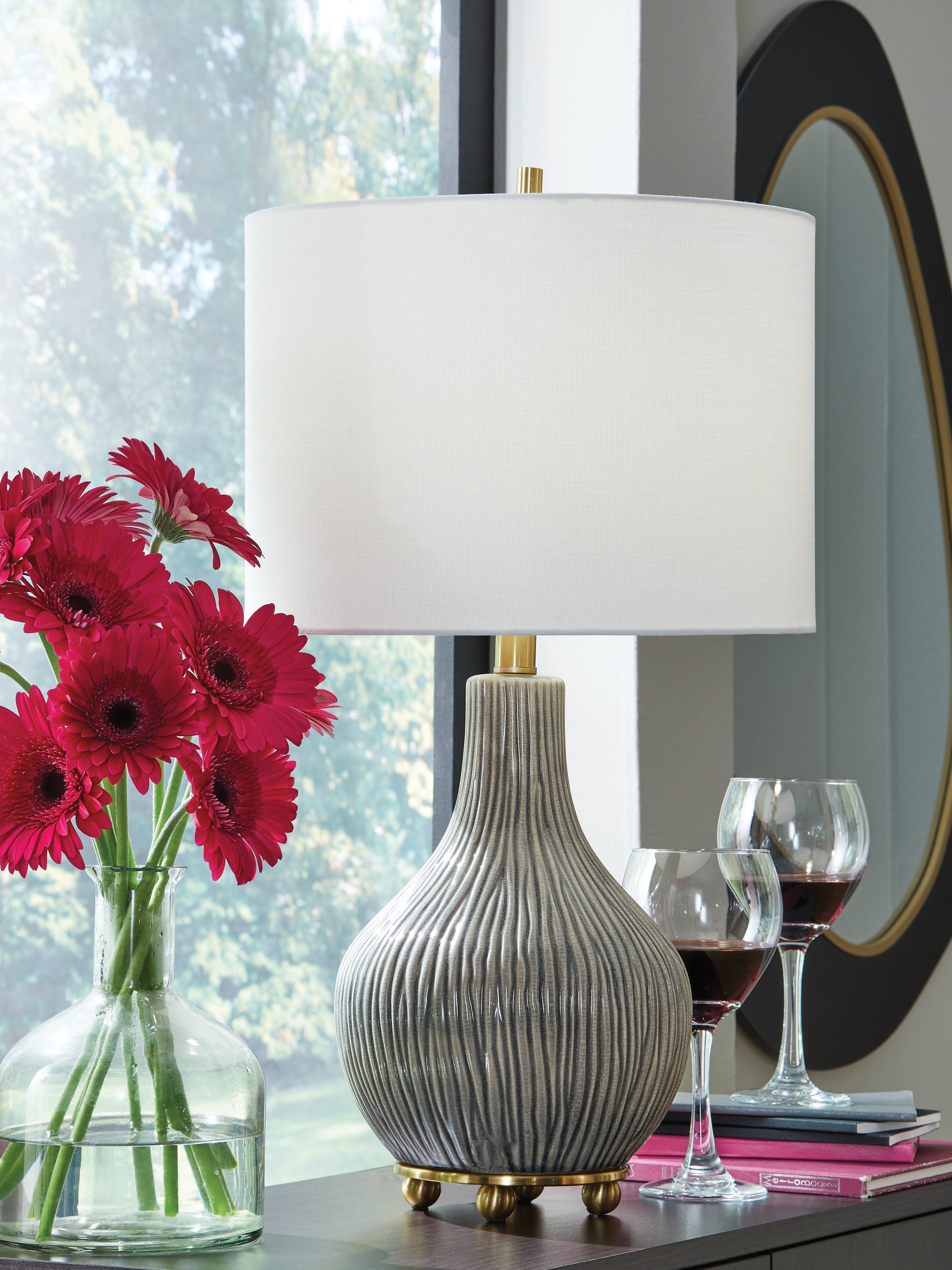 Hoover Furniture Outlet - Ashley Furniture - Judlen Table Lamp - Ceramic Table Lamp (1/CN) - L100844