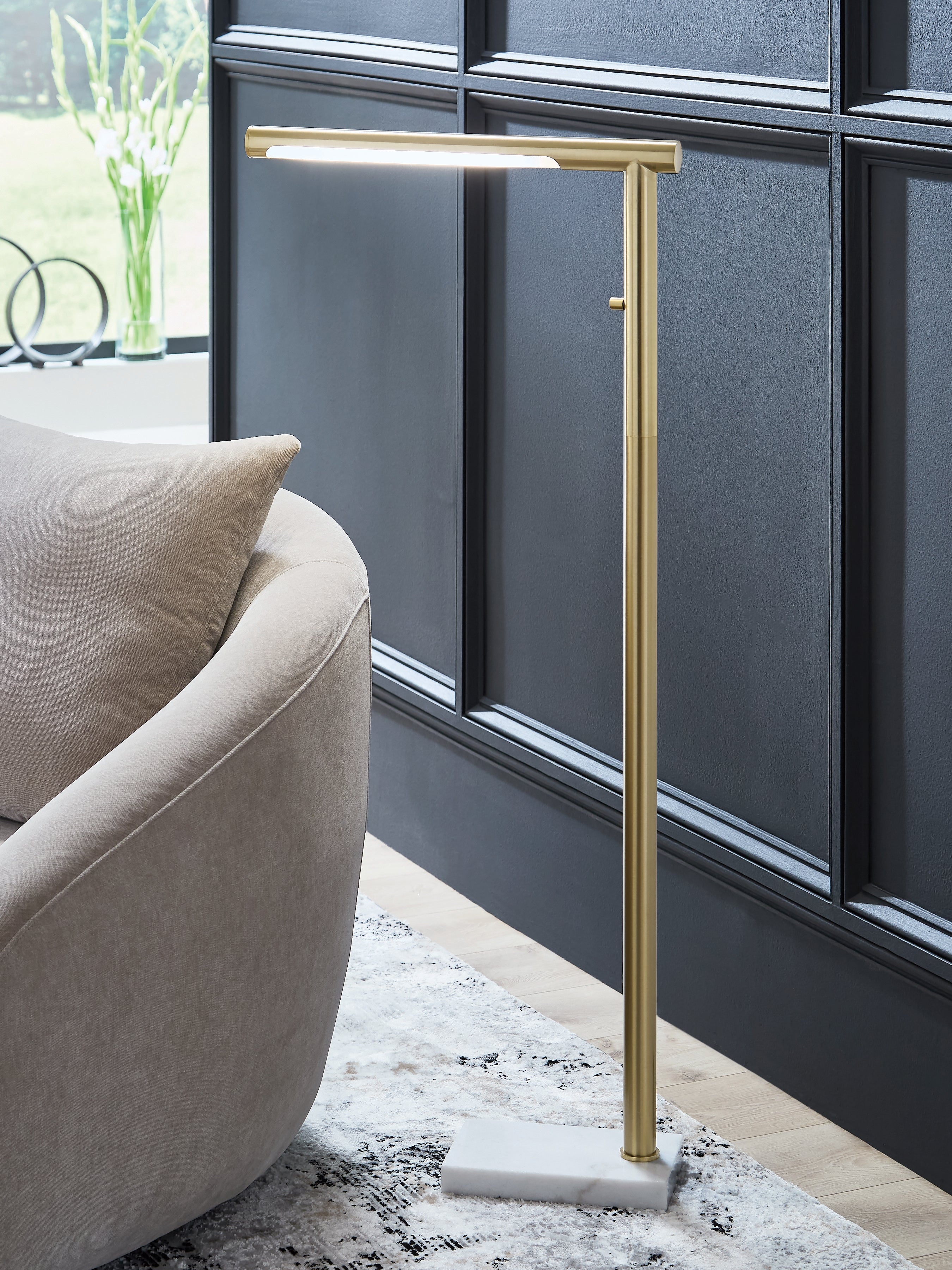 Hoover Furniture Outlet - Ashley Furniture - Santiford Floor Lamp - Metal Floor Lamp (1/CN) - L206121