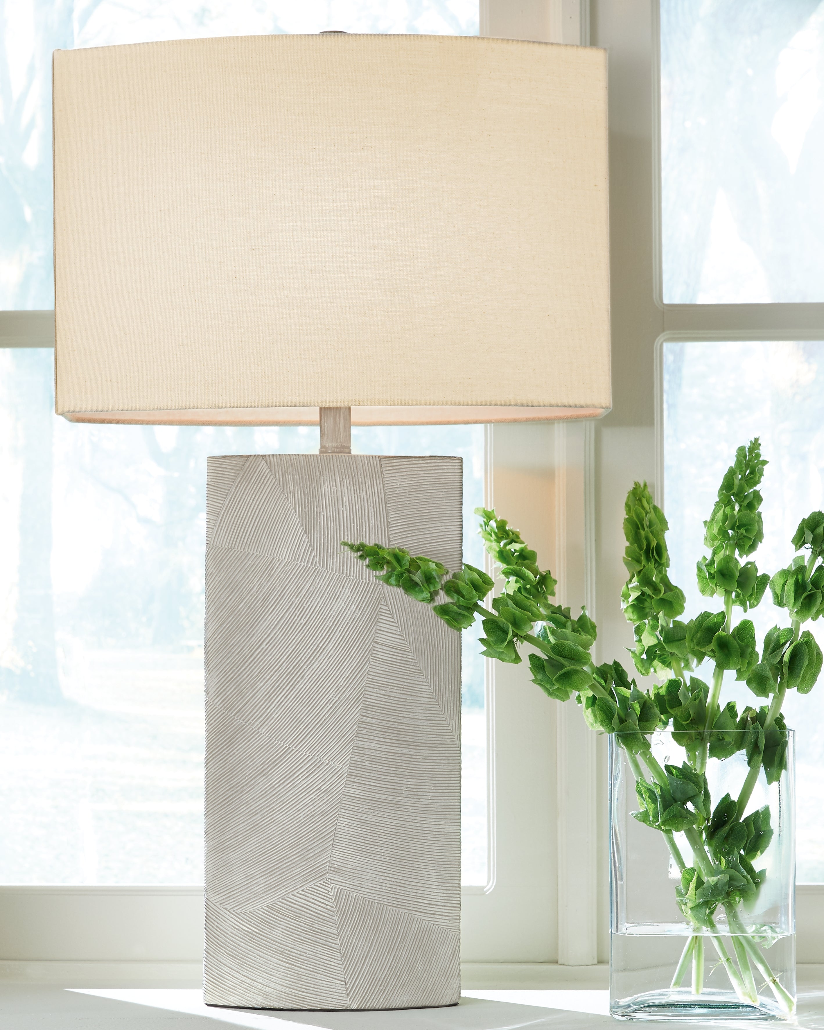 Hoover Furniture Outlet - Ashley Furniture - Bradard Table Lamp - Poly Table Lamp (1/CN) - L243264