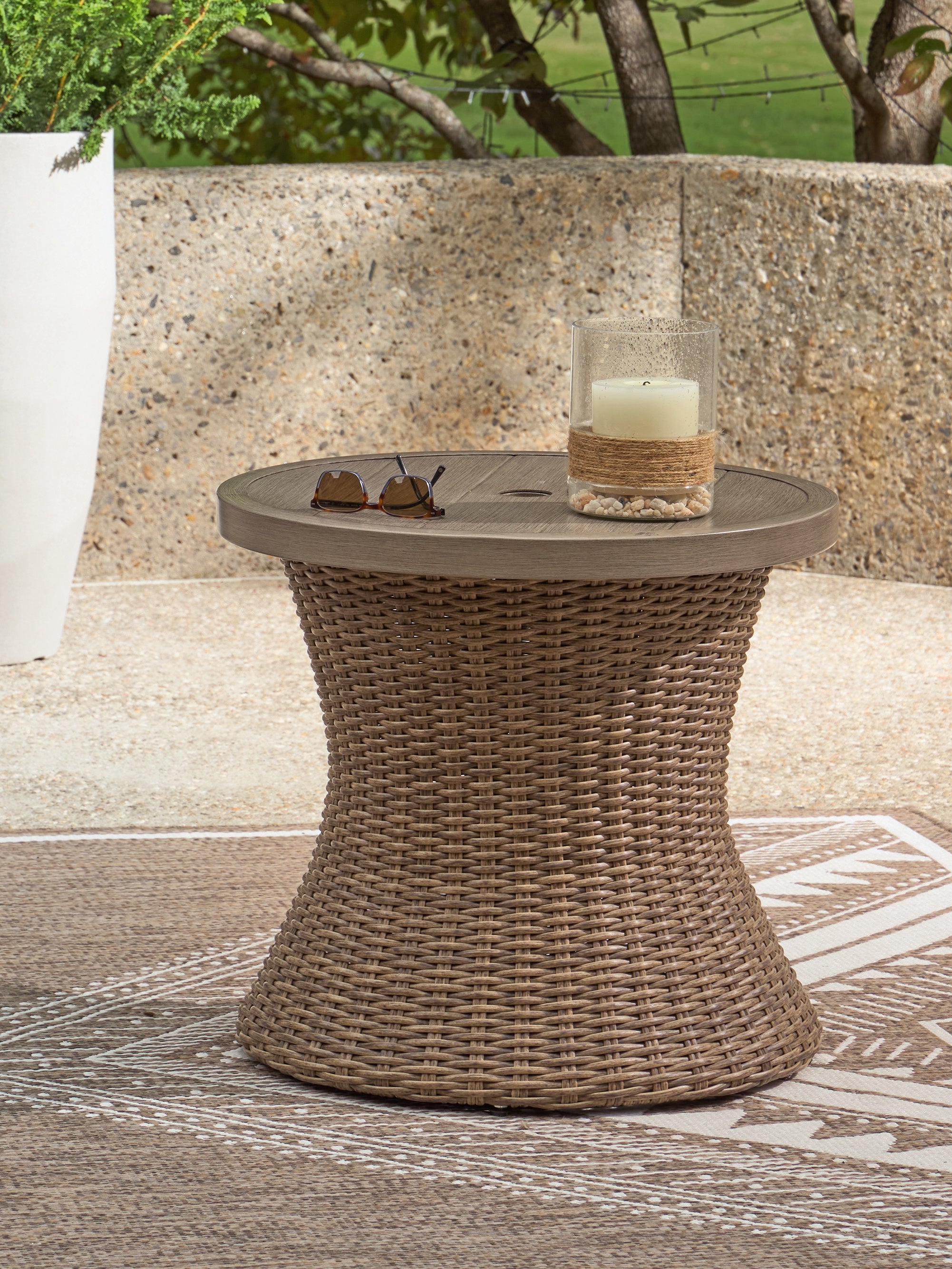 Hoover Furniture Outlet - Ashley Furniture - Laguna Heights Outdoor End Table - Round End Table w/UMB OPT - PCP790-706