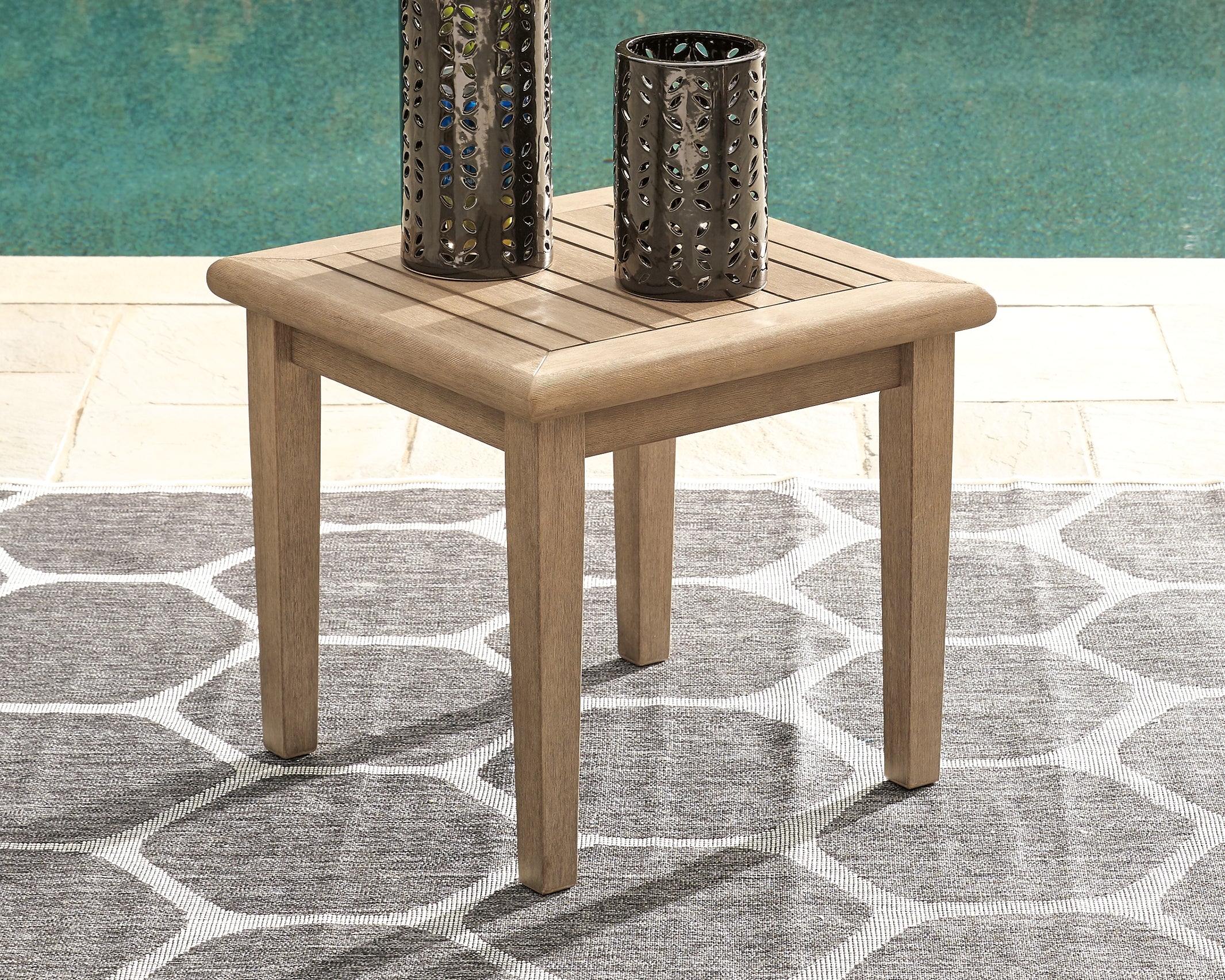 Hoover Furniture Outlet - Ashley Furniture - Gerianne End Table - Square End Table - P805-702