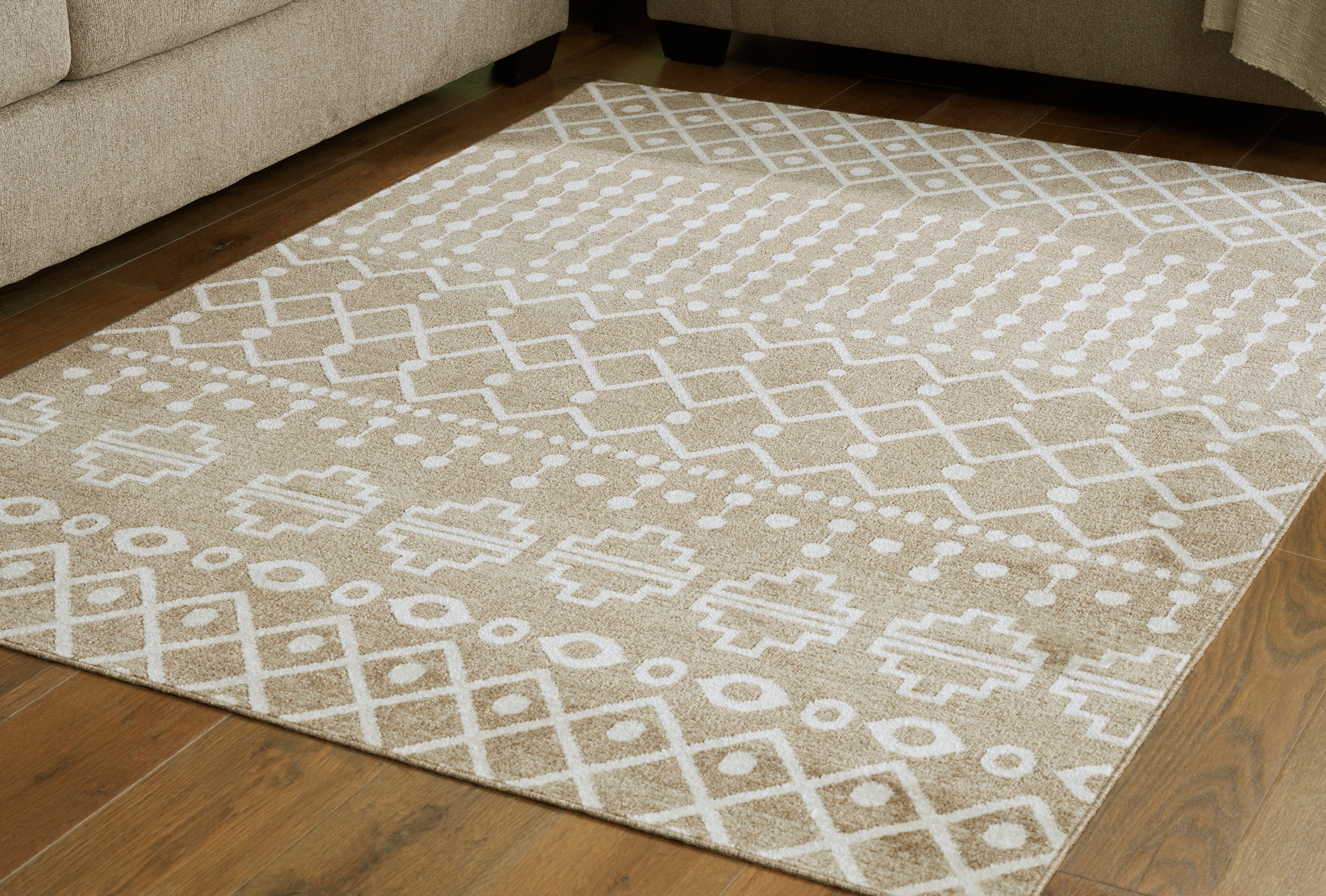 Hoover Furniture Outlet - Ashley Furniture - Bunchly 4'11" x 7'2" Washable Rug - 4'11" x 7'2" Washable Rug - R406222