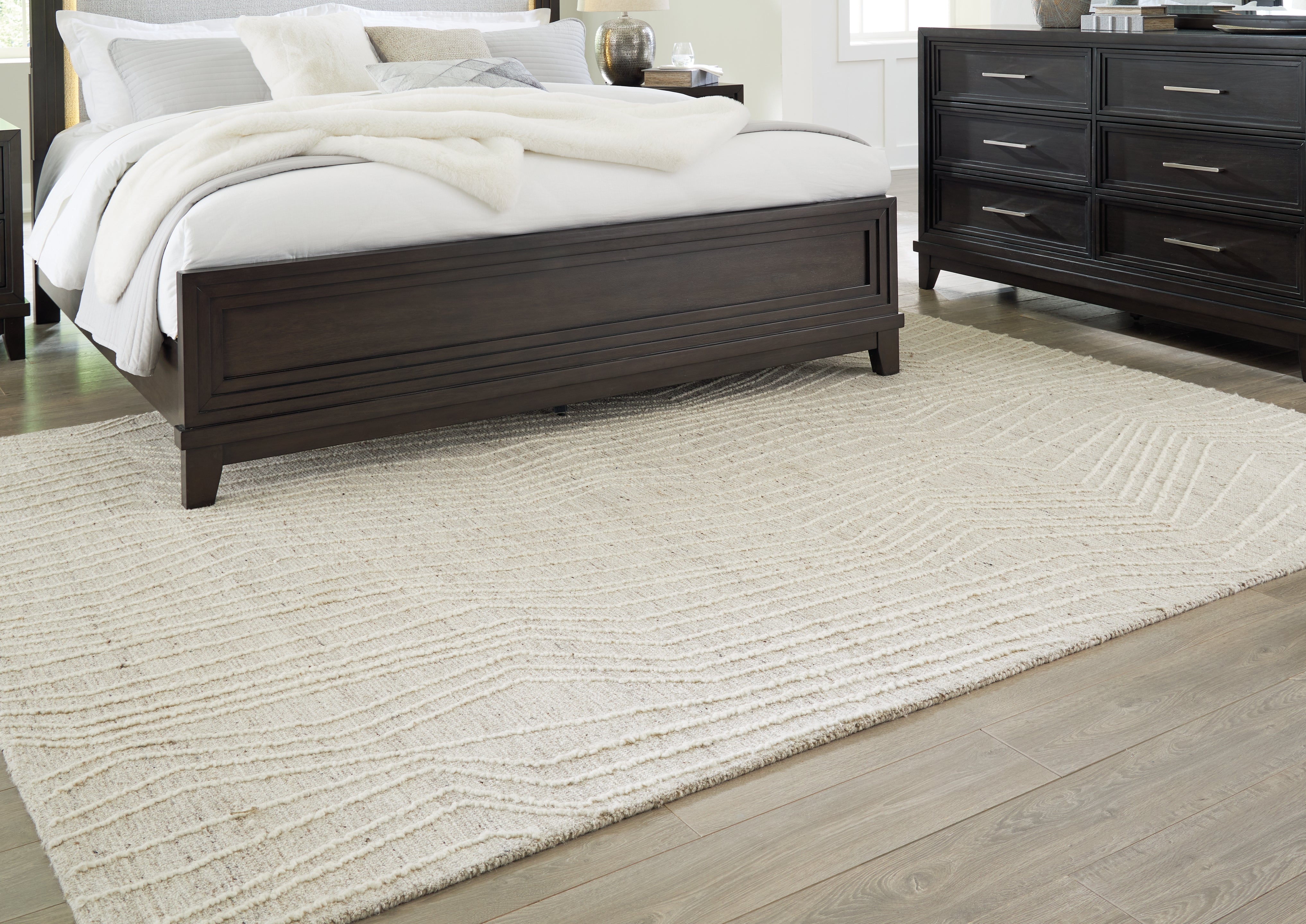 Hoover Furniture Outlet - Ashley Furniture - Varahill 8' x 10' Rug - 8' x 10' Rug - R406931