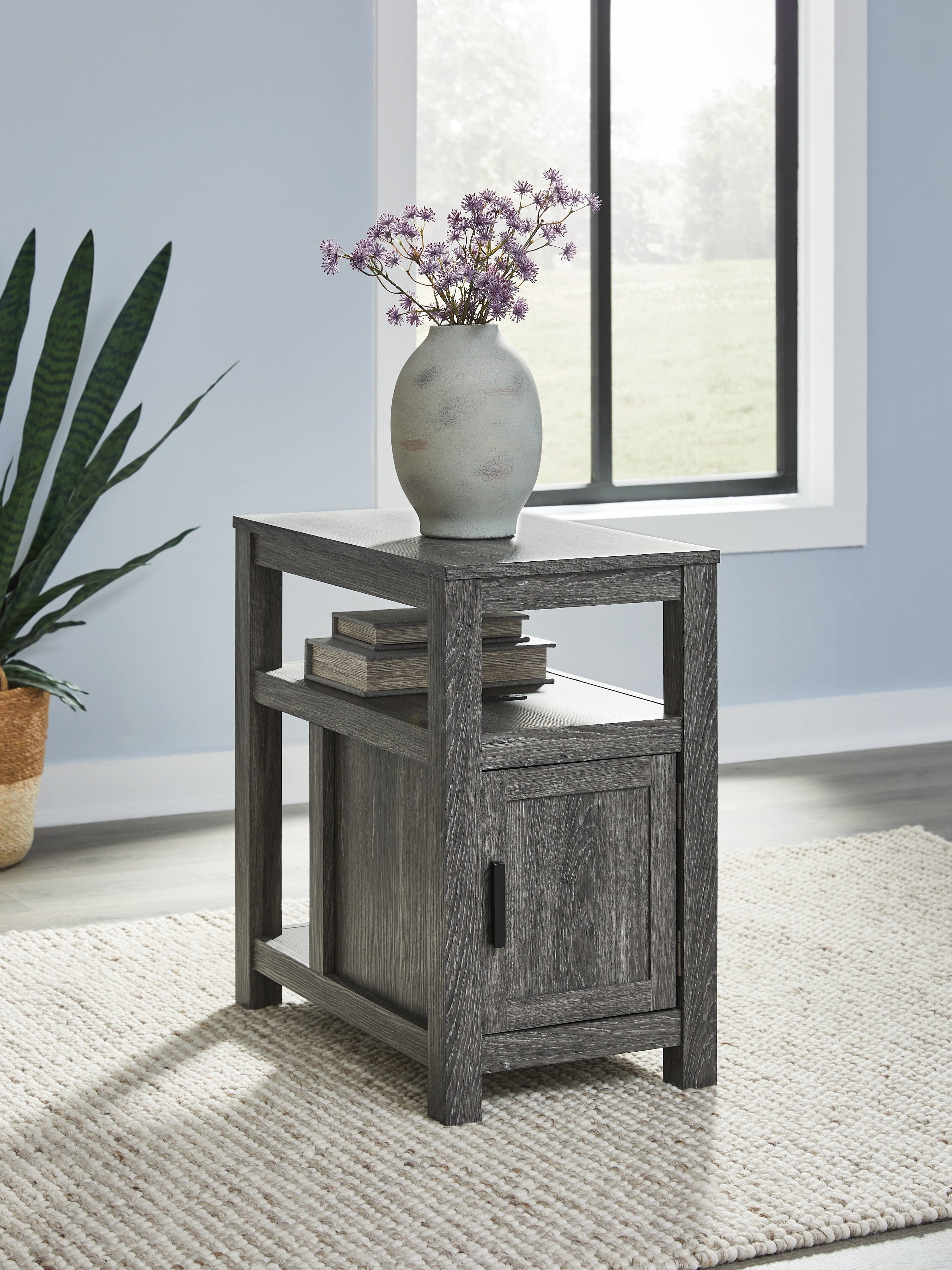Hoover Furniture Outlet - Ashley Furniture - Fendenmore Chairside End Table - Chair Side End Table - T190-317
