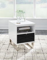 Hoover Furniture Outlet - Ashley Furniture - Gardoni Chairside End Table - Chair Side End Table - T756-7