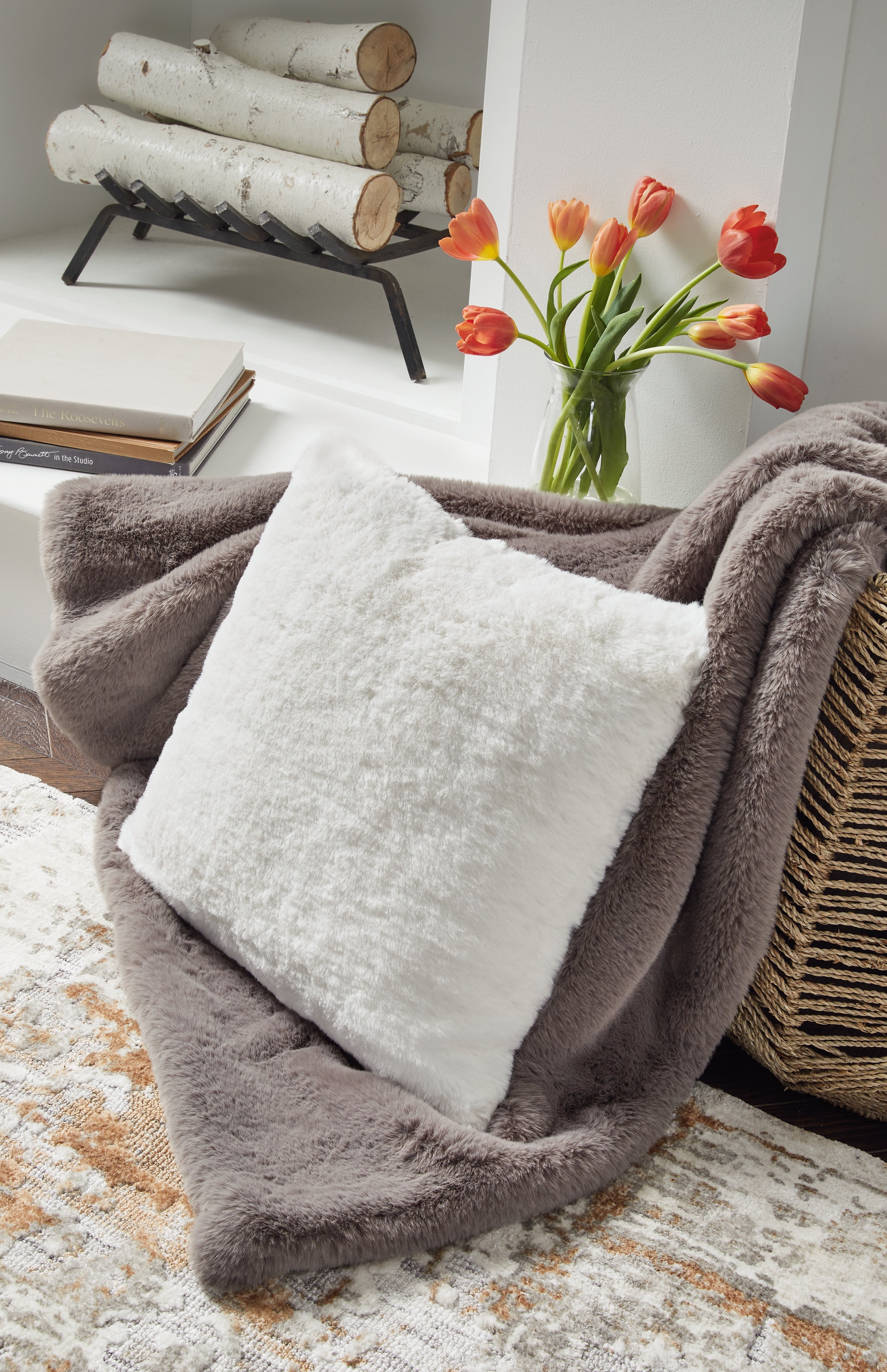 Hoover Furniture Outlet - Ashley Furniture - Gariland Pillow - Pillow / White - A1000863P