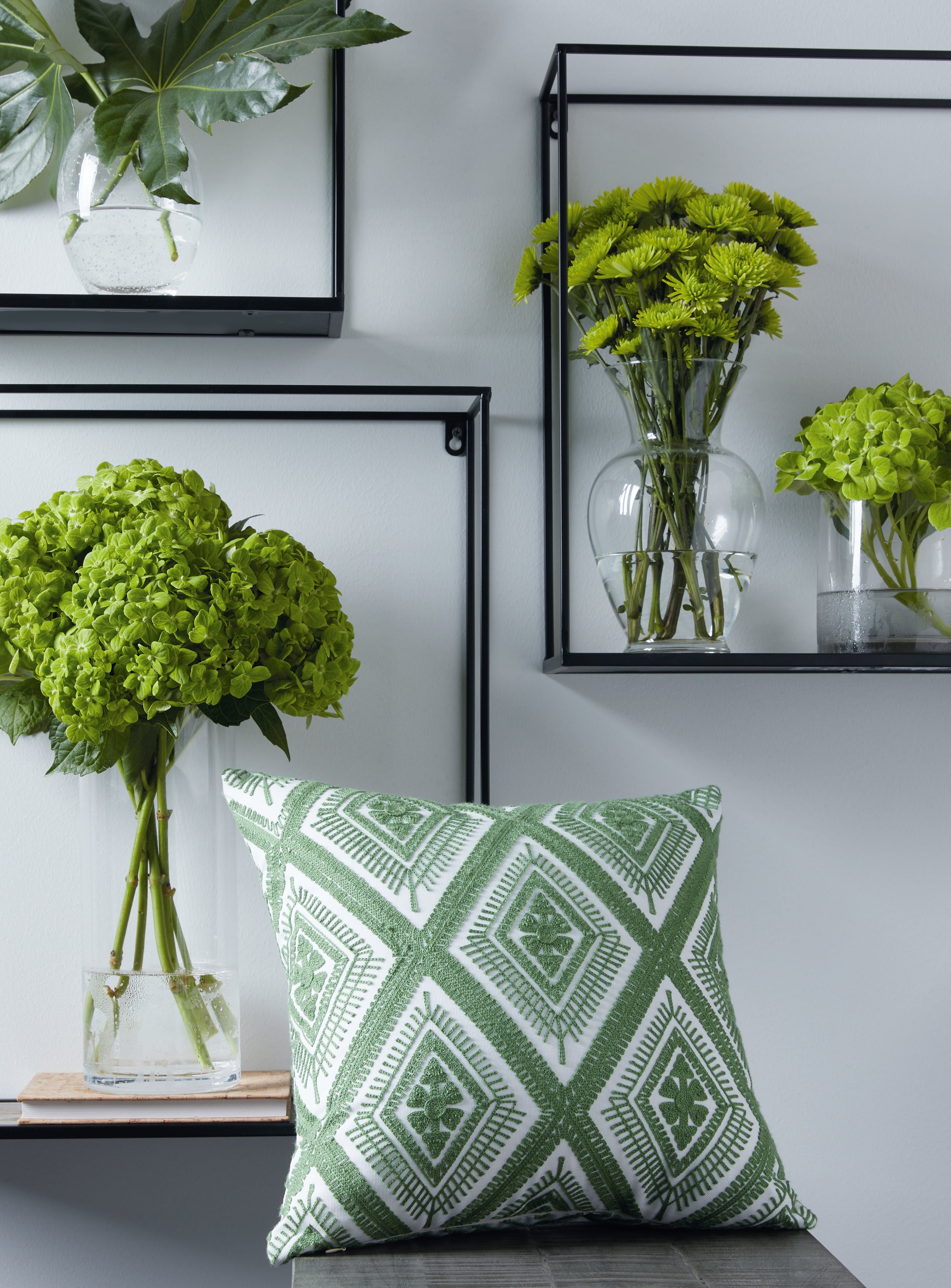 Hoover Furniture Outlet - Ashley Furniture - Bellvale Pillow (Set of 4) - Pillow (4/CS) / Green/White - A1001028