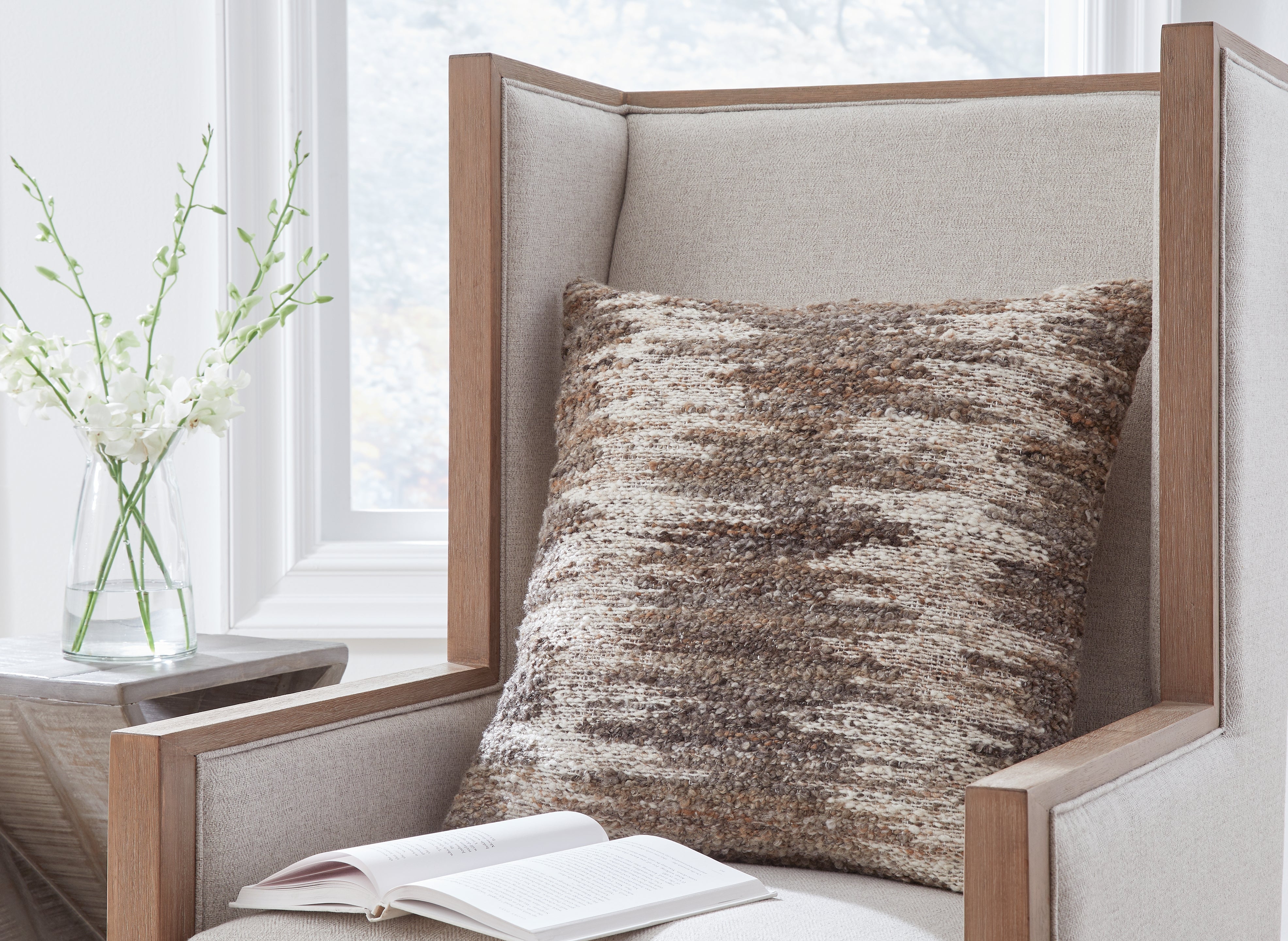 Hoover Furniture Outlet - Ashley Furniture - Nealton Pillow - Pillow - A1001050P
