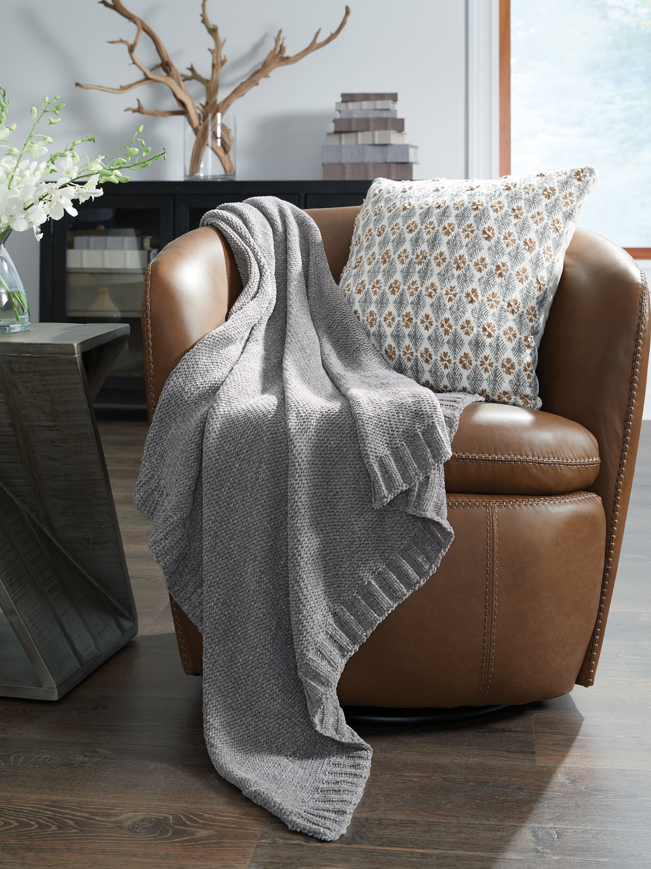 Hoover Furniture Outlet - Ashley Furniture - Anawood Throw (Set of 3) - Throw (3/CS) / Gray - A1001097