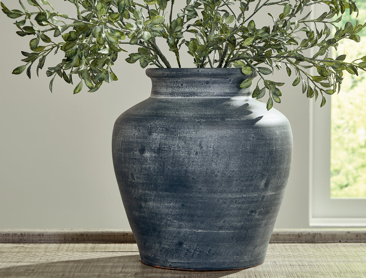 Hoover Furniture Outlet - Ashley Furniture - Meadie Vase - Vase / Distressed Blue - A2000629