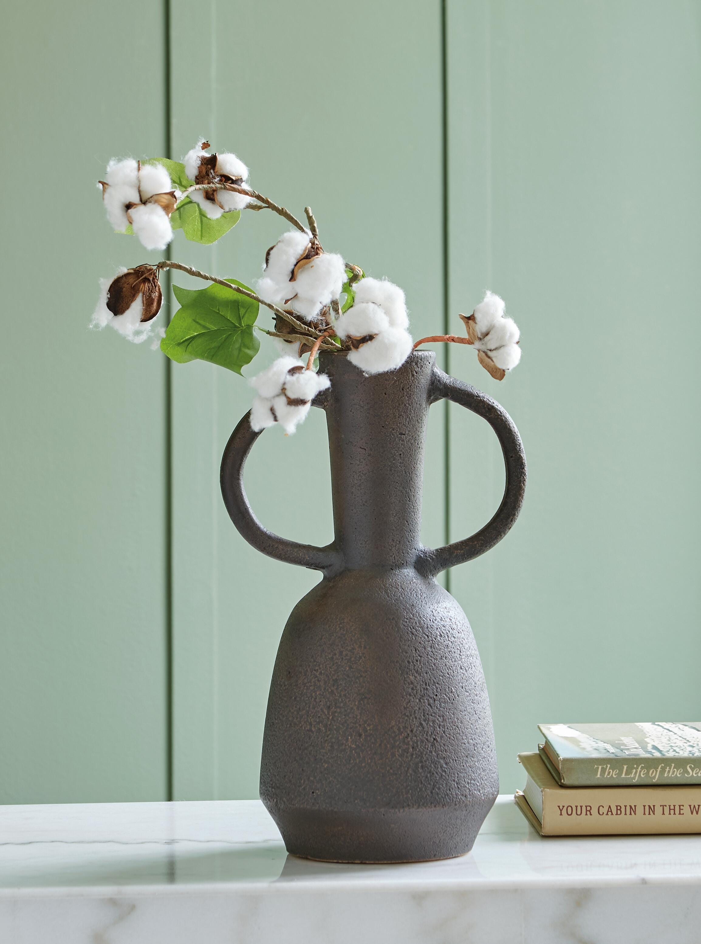 Hoover Furniture Outlet - Ashley Furniture - Aadeen Vase - Vase - A2000673