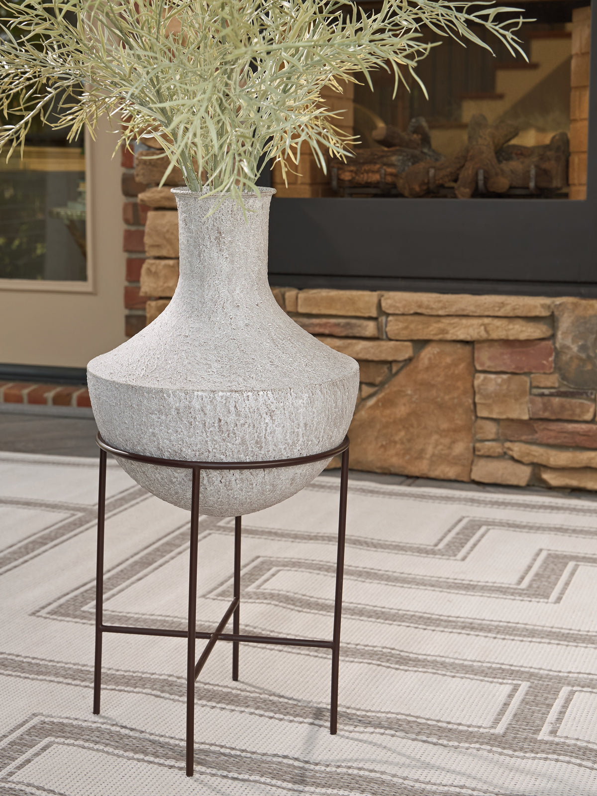 Hoover Furniture Outlet - Ashley Furniture - Estonbank Vase - Vase - A2000747