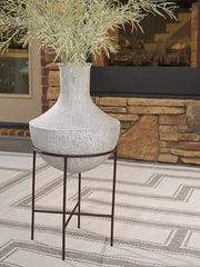 Hoover Furniture Outlet - Ashley Furniture - Estonbank Vase - Vase - A2000747