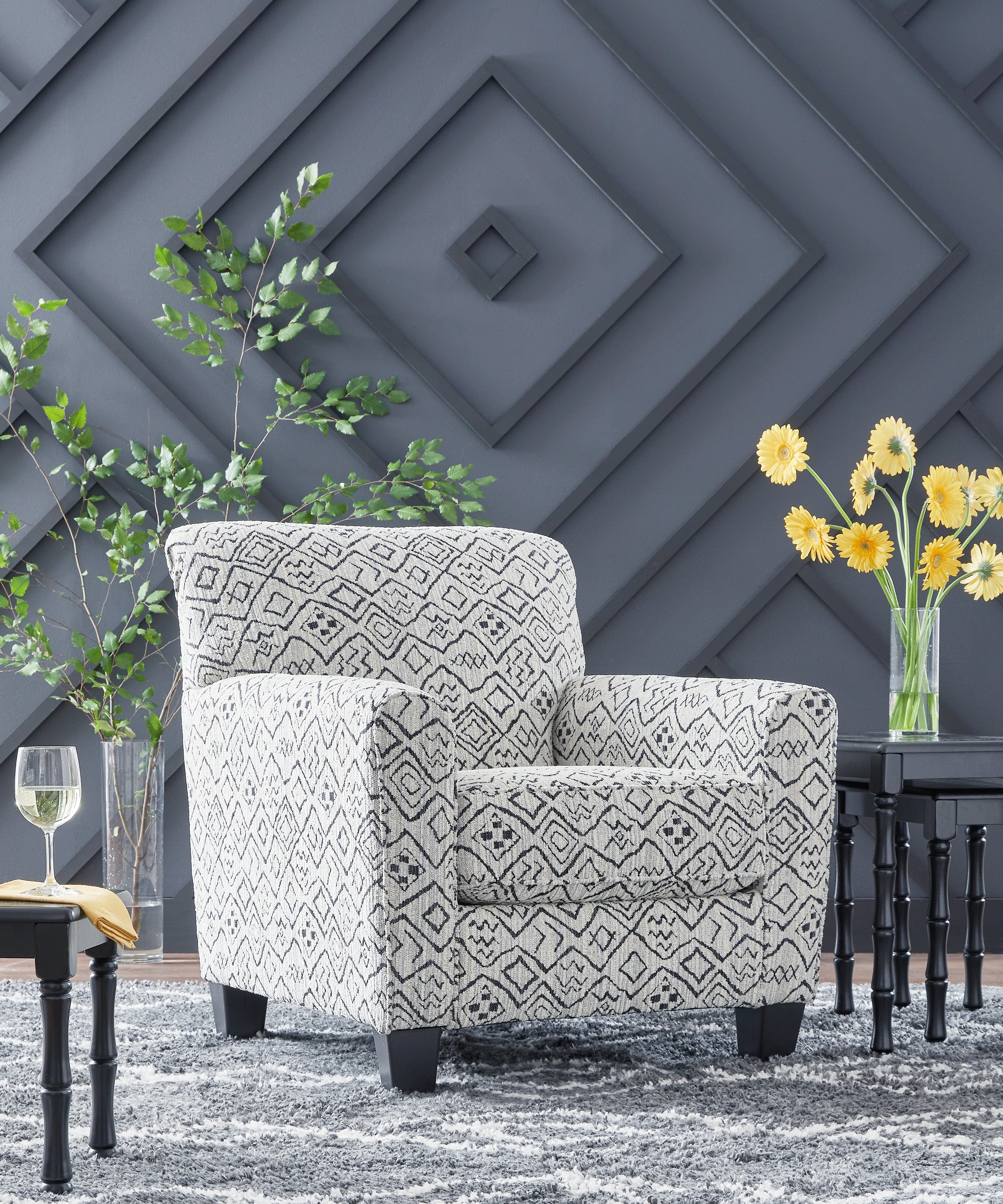 Hoover Furniture Outlet - Ashley Furniture - Hayesdale Accent Chair - Accent Chair / Black/Cream - A3000658