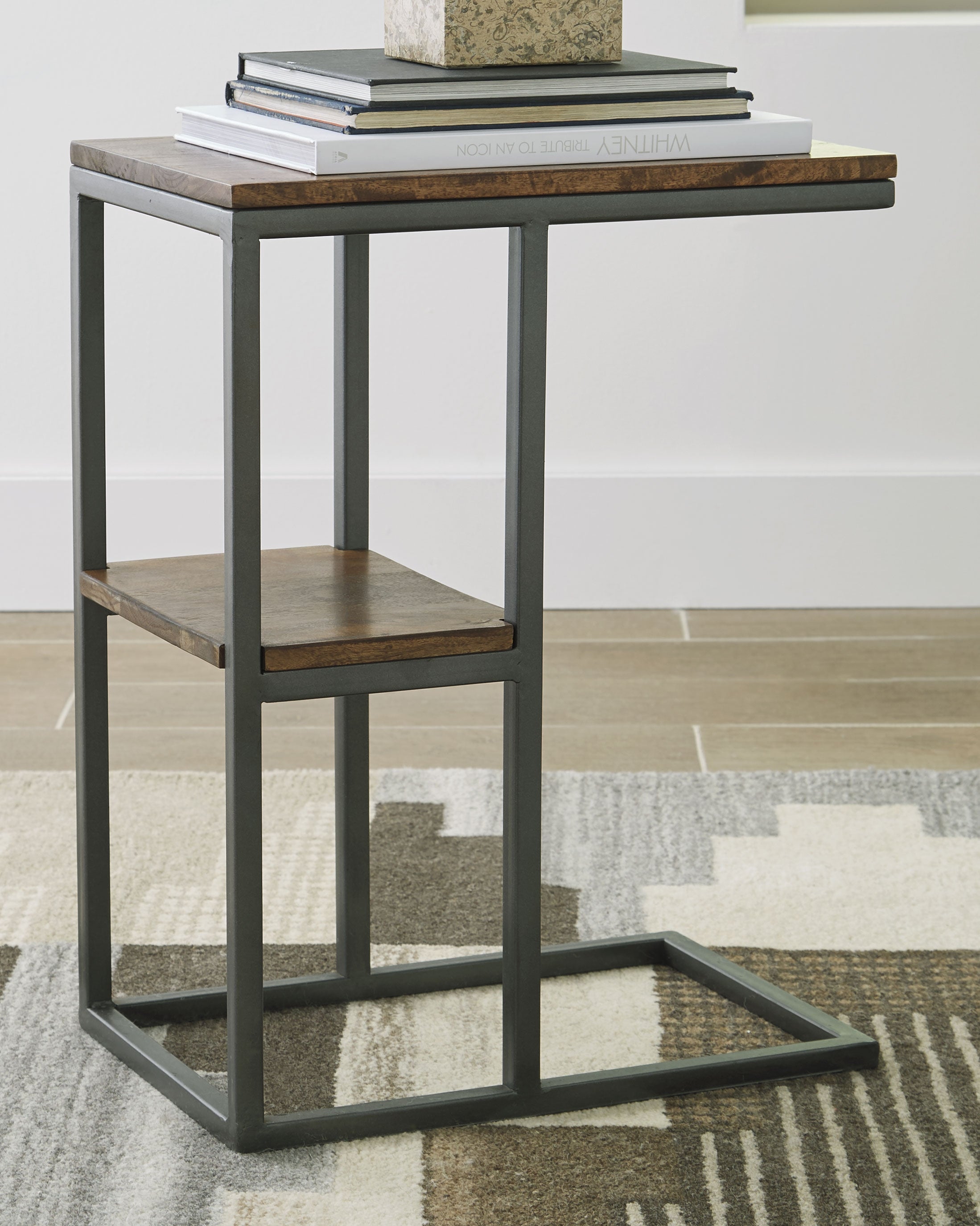 Hoover Furniture Outlet - Ashley Furniture - Forestmin Accent Table - Accent Table - A4000049