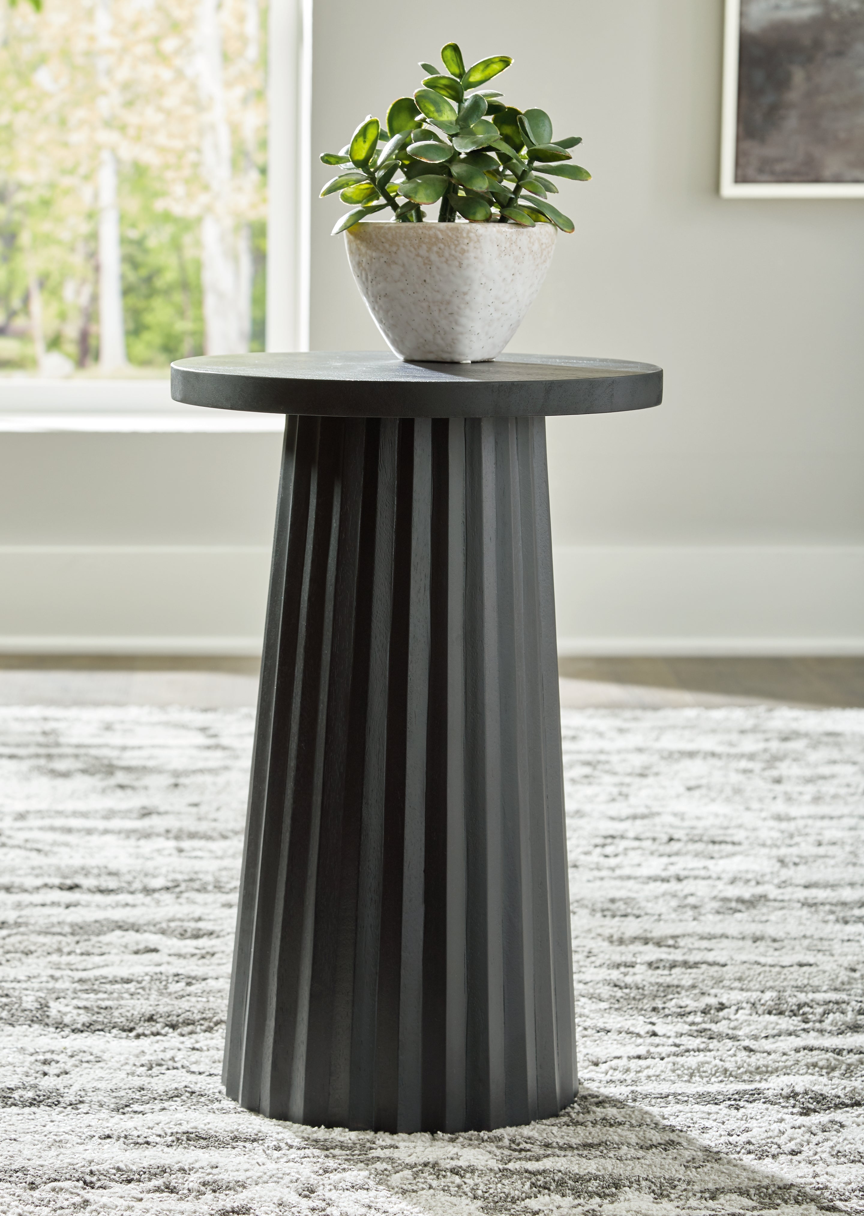 Hoover Furniture Outlet - Ashley Furniture - Ceilby Accent Table - Accent Table / Black - A4000603