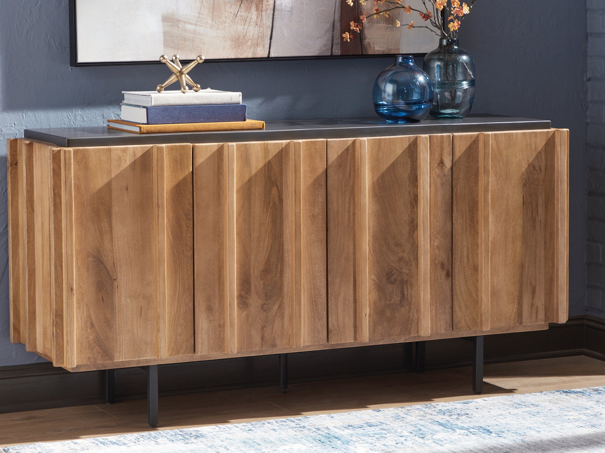 Hoover Furniture Outlet - Ashley Furniture - Quintavious Accent Cabinet - Accent Cabinet - A4000685