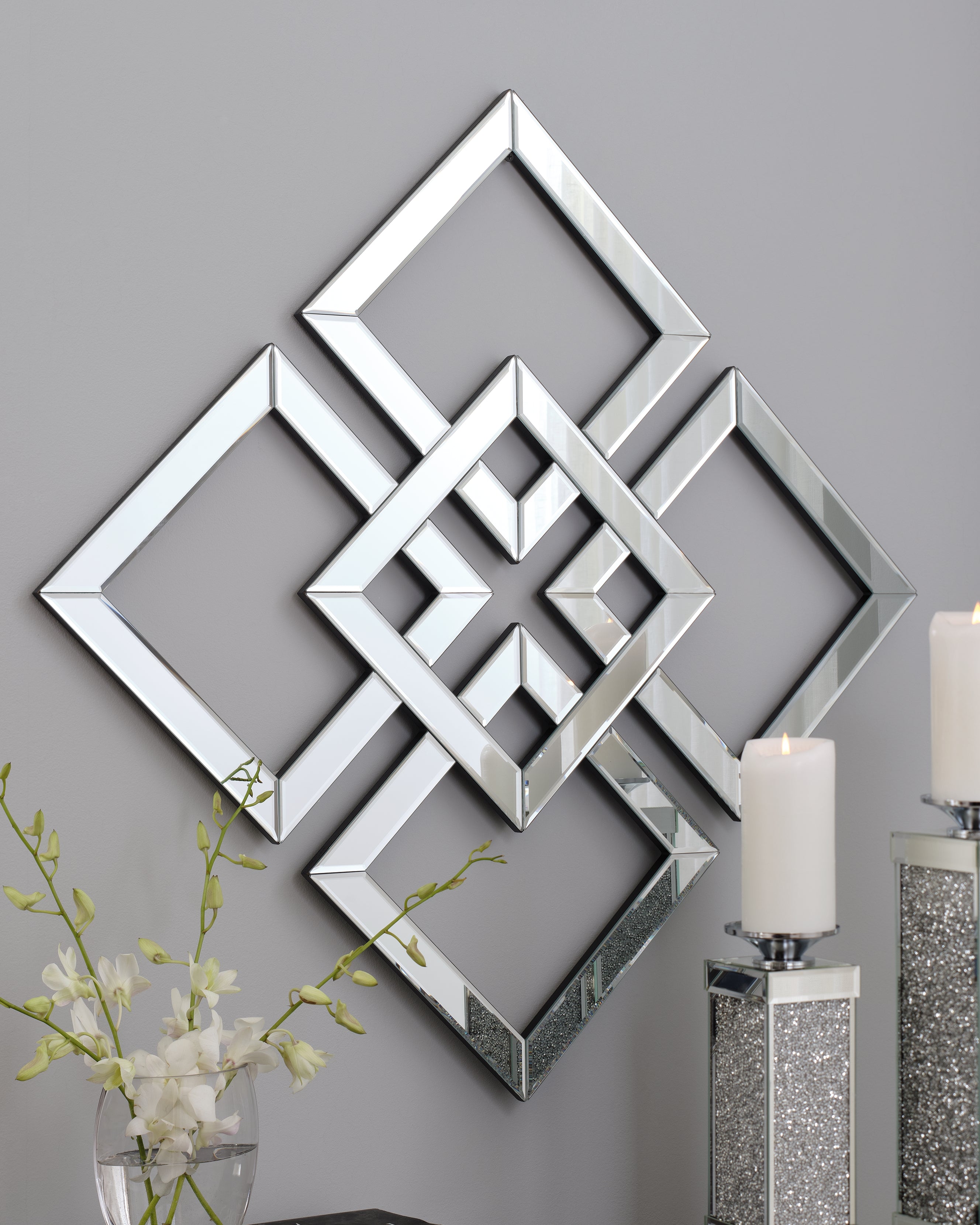 Hoover Furniture Outlet - Ashley Furniture - Quinnley Accent Mirror - Accent Mirror / Mirror - A8010207