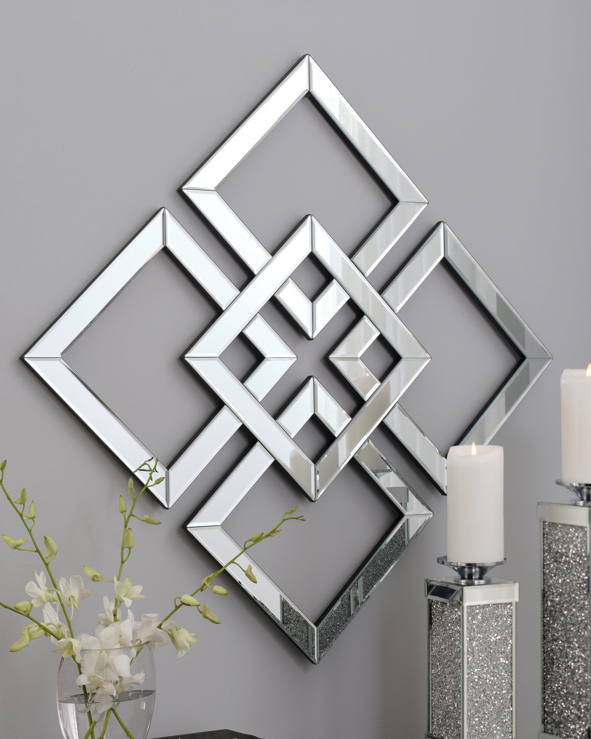 Hoover Furniture Outlet - Ashley Furniture - Quinnley Accent Mirror - Accent Mirror / Mirror - A8010207