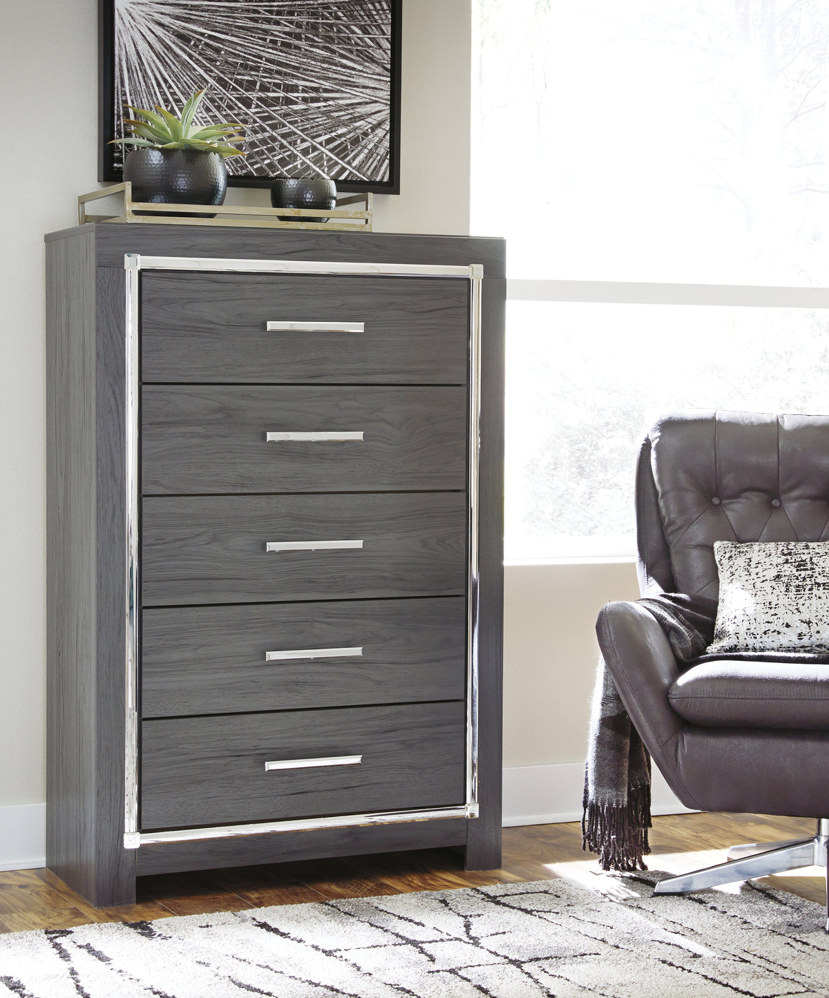 Hoover Furniture Outlet - Ashley Furniture - Lodanna Chest of Drawers - Five Drawer Chest / Gray - B214-46
