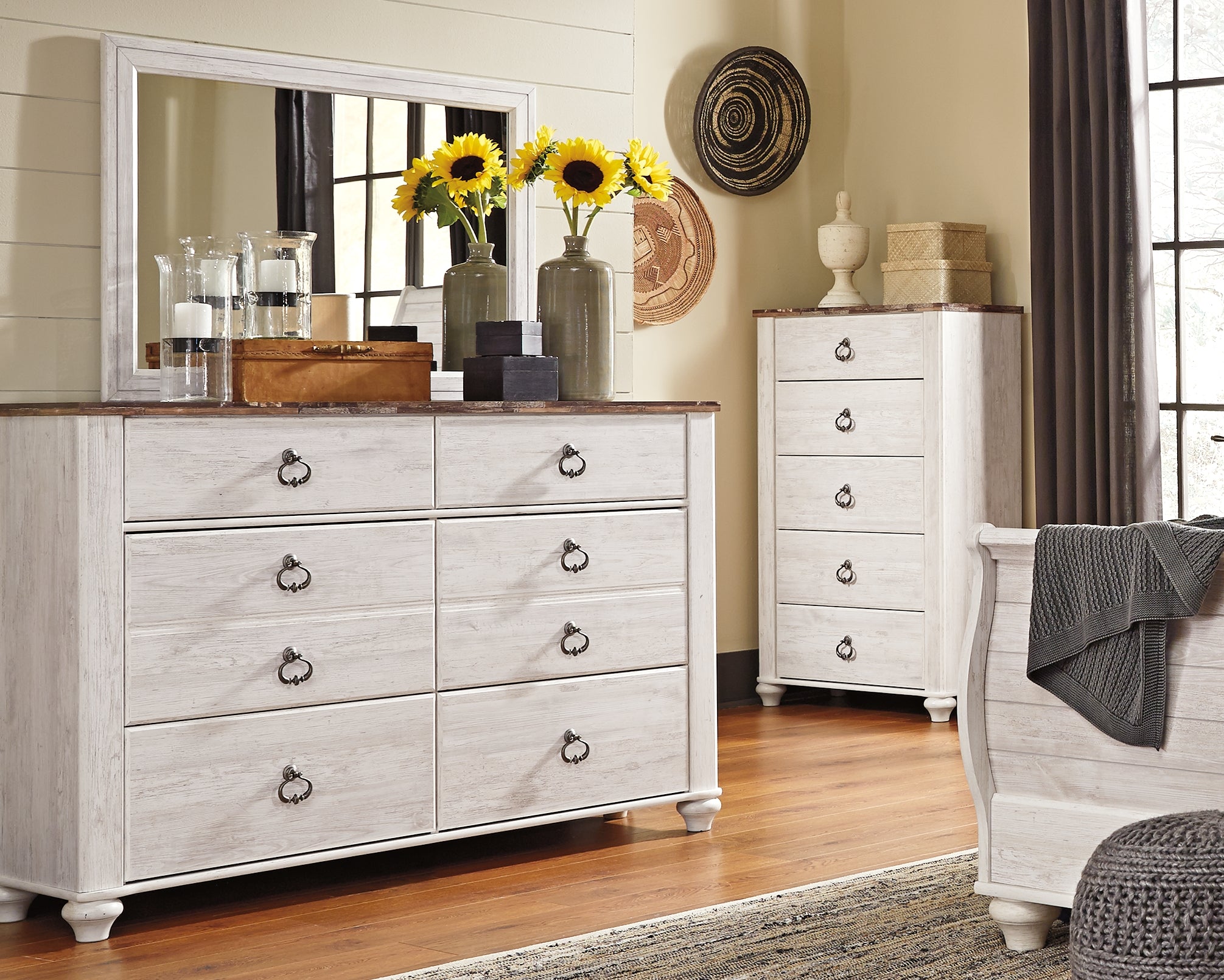 Willowton Queen Sleigh Bed