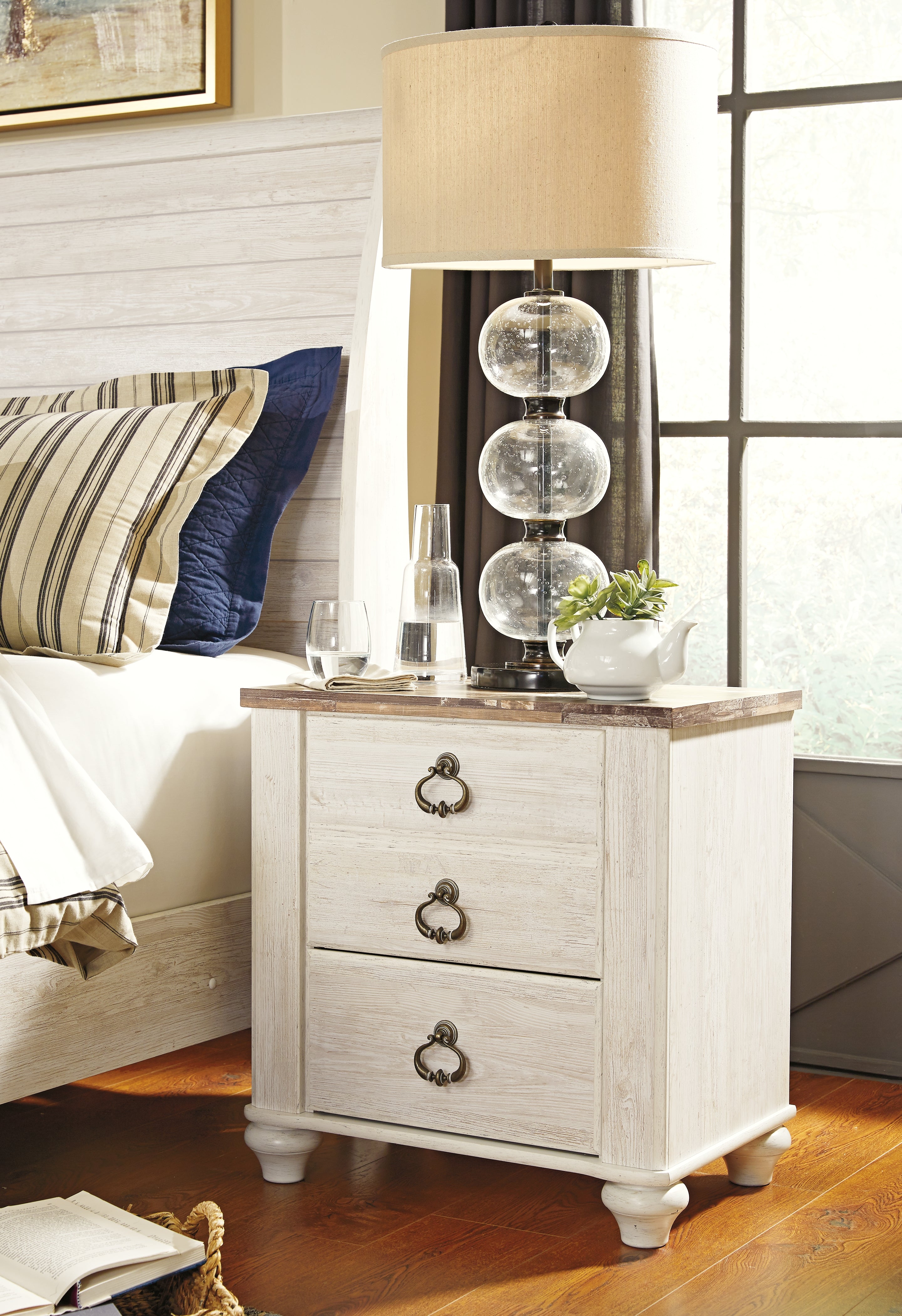 Willowton Queen Sleigh Bed