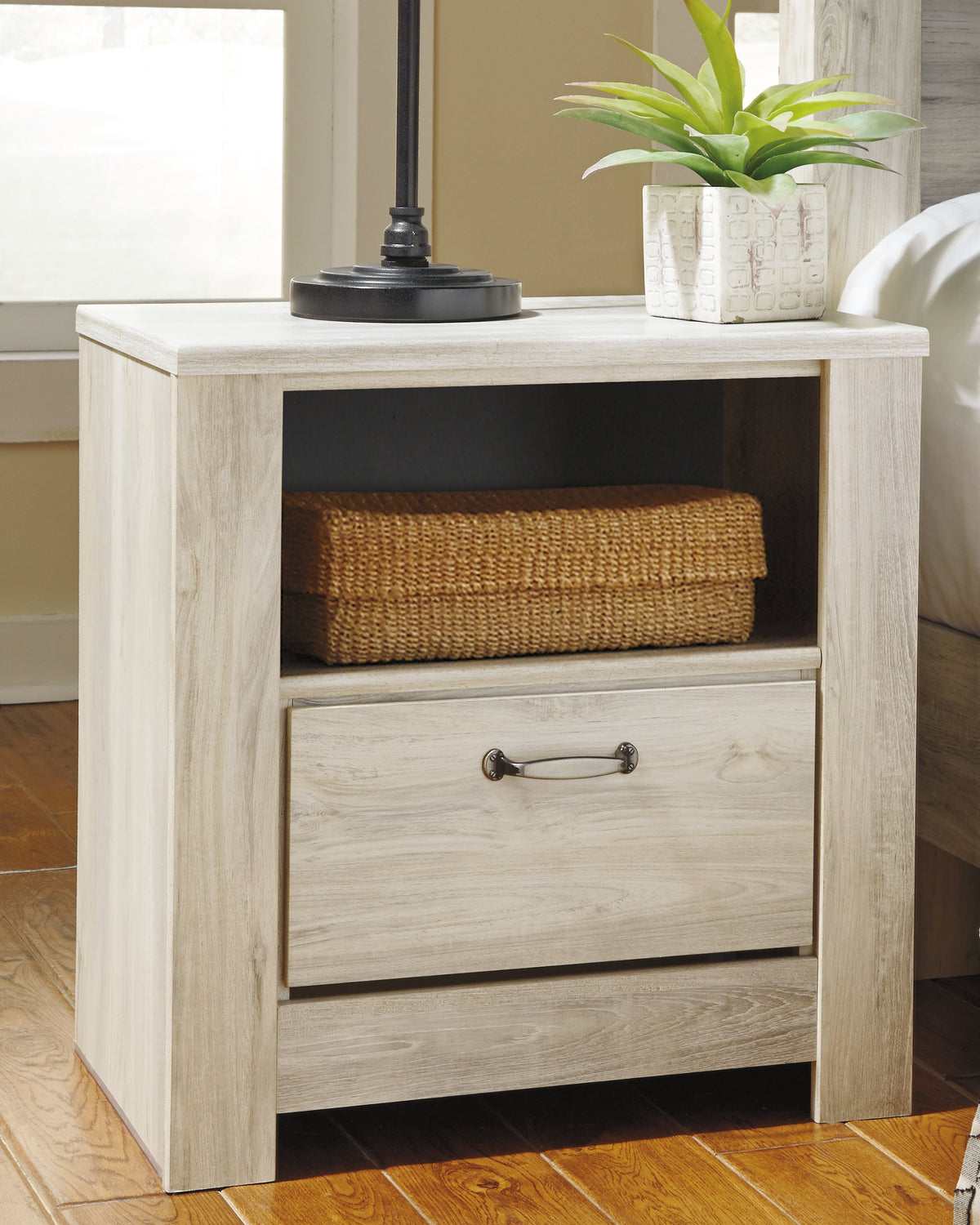 Hoover Furniture Outlet - Ashley Furniture - Bellaby Nightstand - One Drawer Night Stand / Whitewash - B331-91
