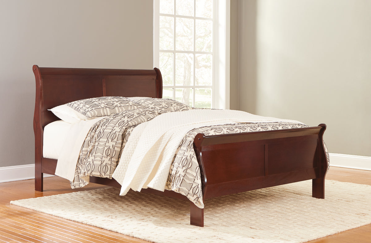 Hoover Furniture Outlet - Ashley Furniture - Alisdair Queen Sleigh Bed - Queen Sleigh Bed / Reddish Brown - B376B2