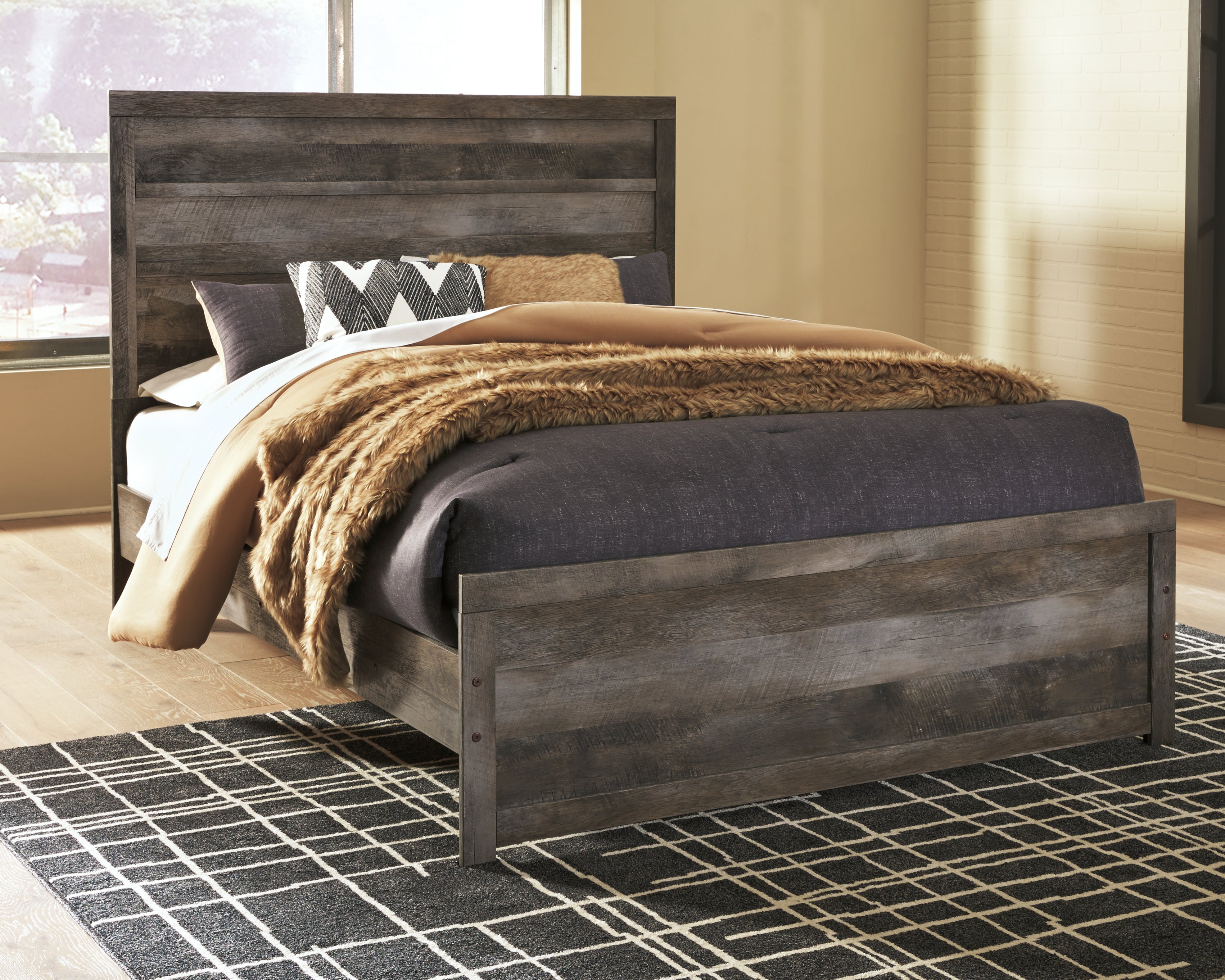 Hoover Furniture Outlet - Ashley Furniture - Wynnlow Queen Panel Bed - Queen Panel Bed / Gray - B440B2
