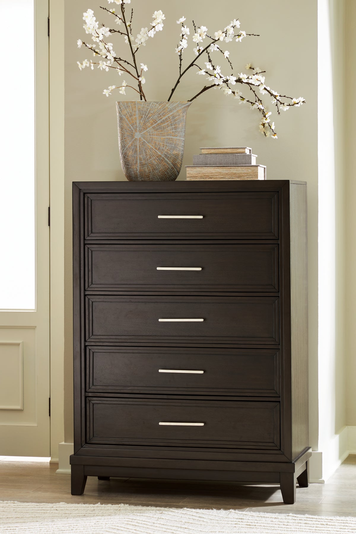 Hoover Furniture Outlet - Ashley Furniture - Neymorton Chest of Drawers - Five Drawer Chest / Dark Grayish Brown - B618-46