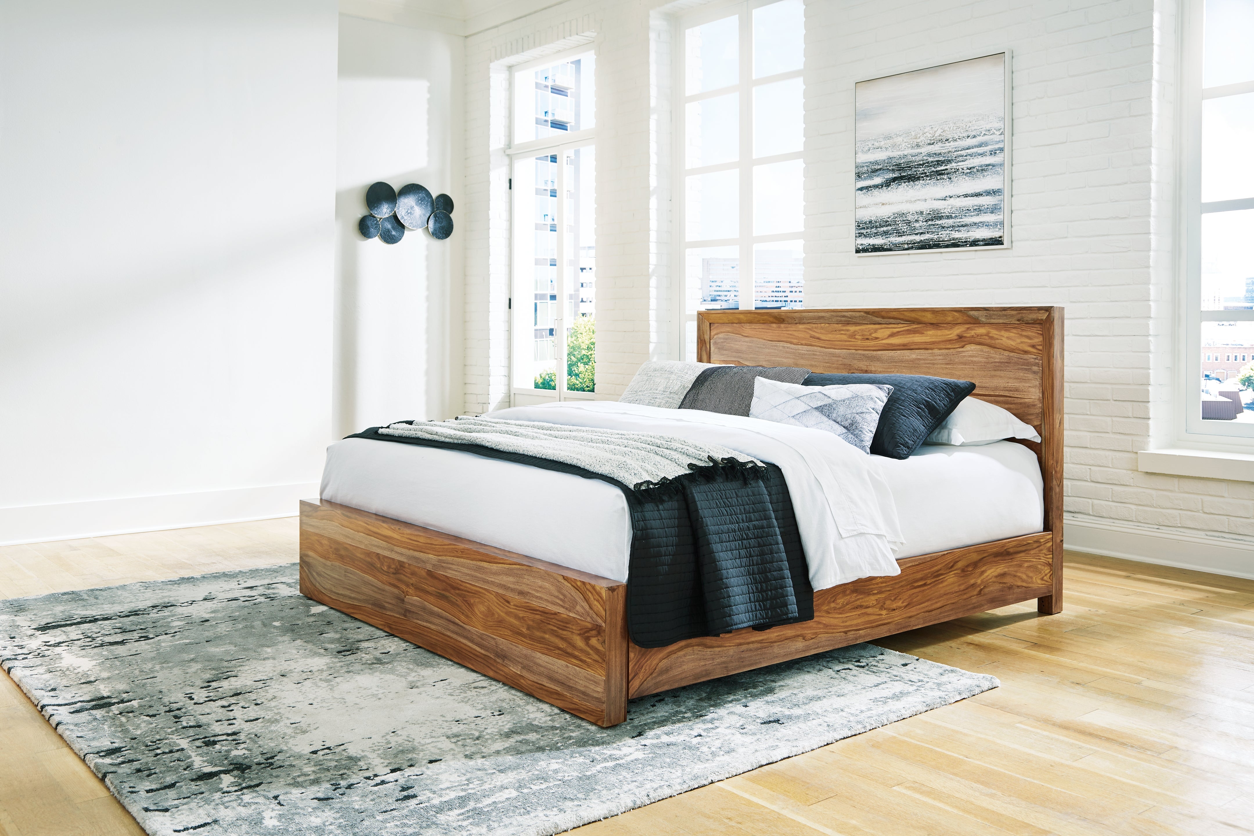 Hoover Furniture Outlet - Ashley Furniture - Dressonni King Panel Bed - King Panel Bed / Brown - B790B4