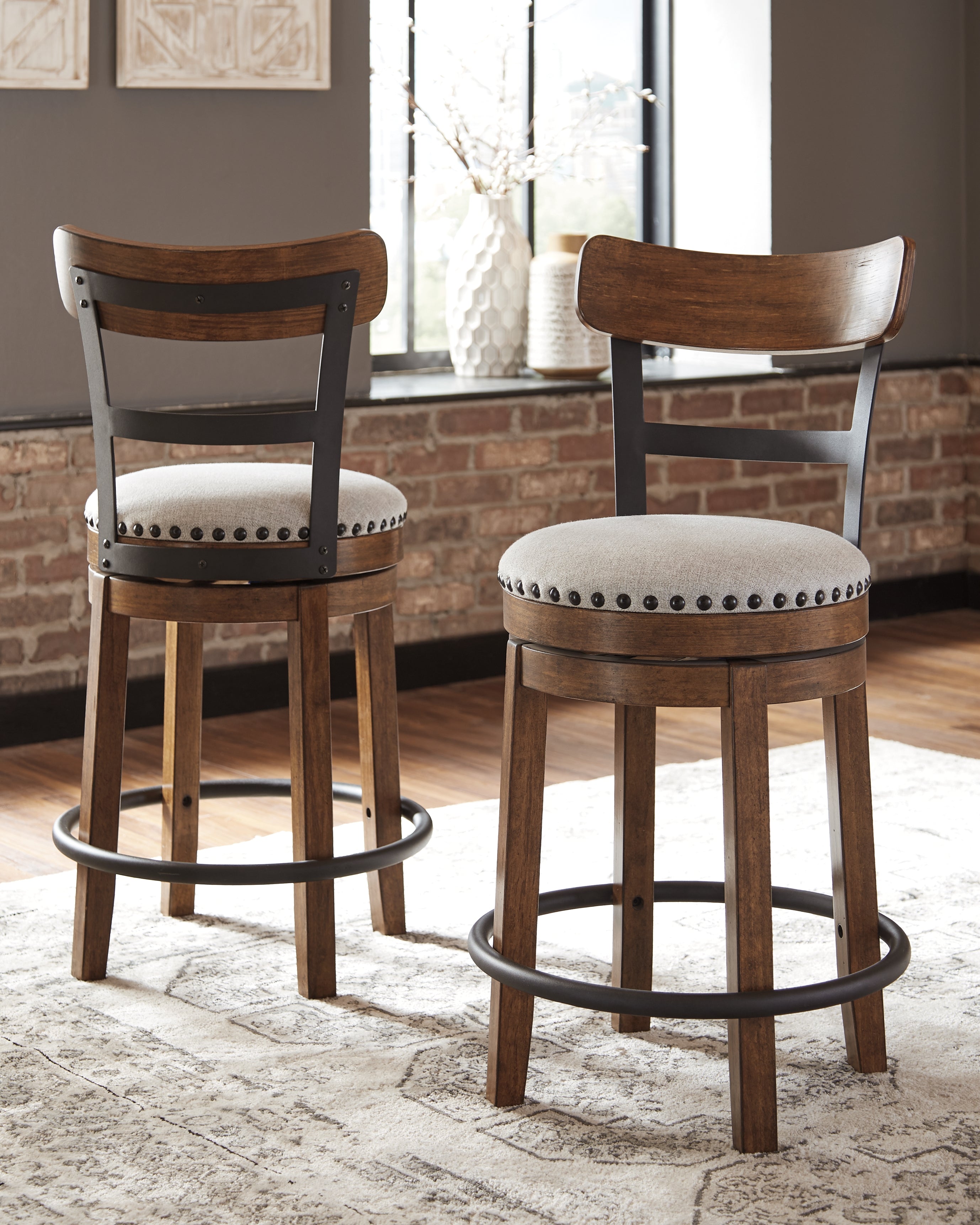 Hoover Furniture Outlet - Ashley Furniture - Valebeck Counter Height Bar Stool - UPH Swivel Barstool (1/CN) / Brown - D546-424