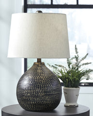 Hoover Furniture Outlet - Ashley Furniture - Maire Table Lamp - Metal Table Lamp (1/CN) / Black/Gold Finish - L207294