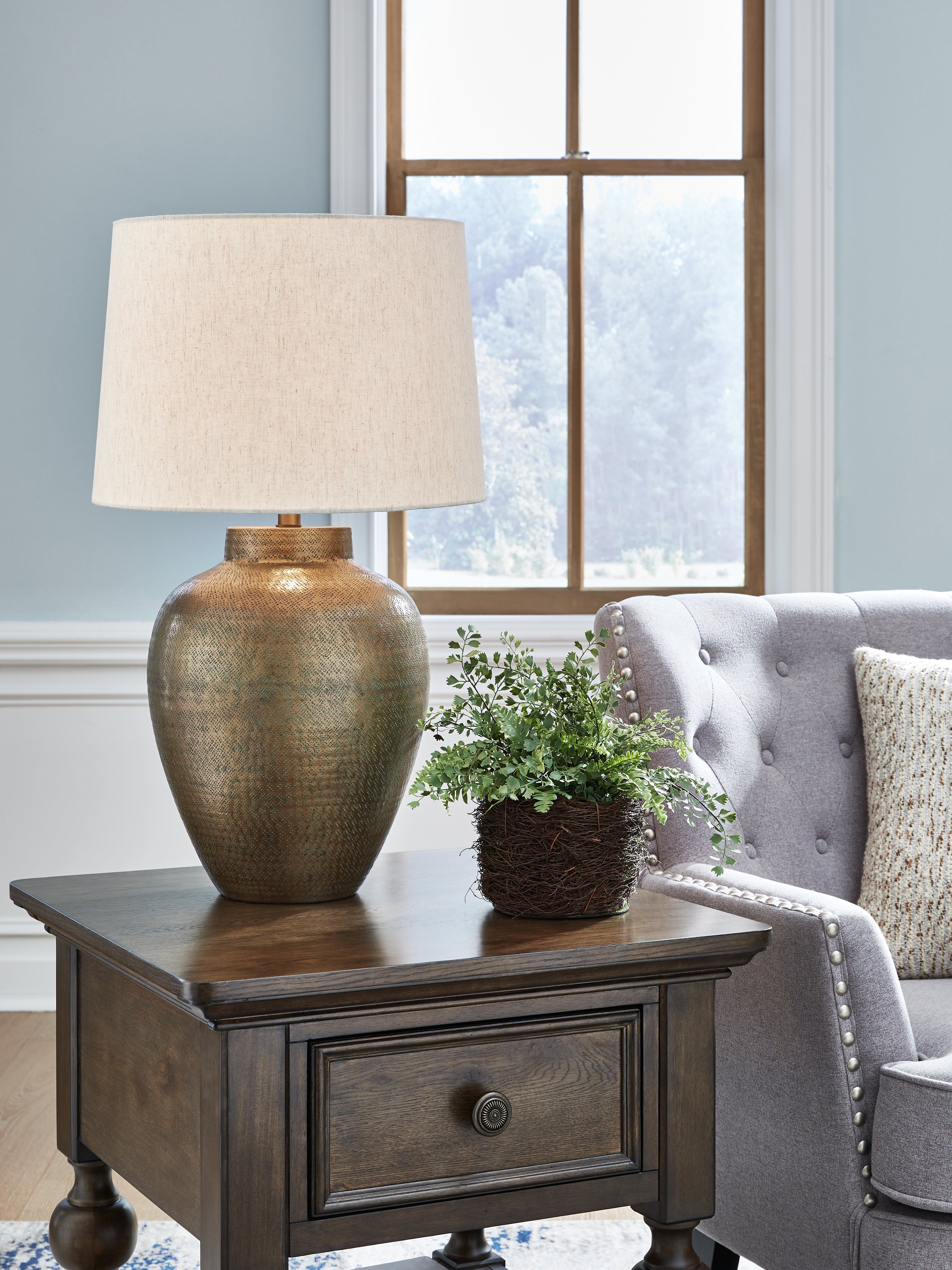 Hoover Furniture Outlet - Ashley Furniture - Madney Table Lamp - Metal Table Lamp (1/CN) - L207494