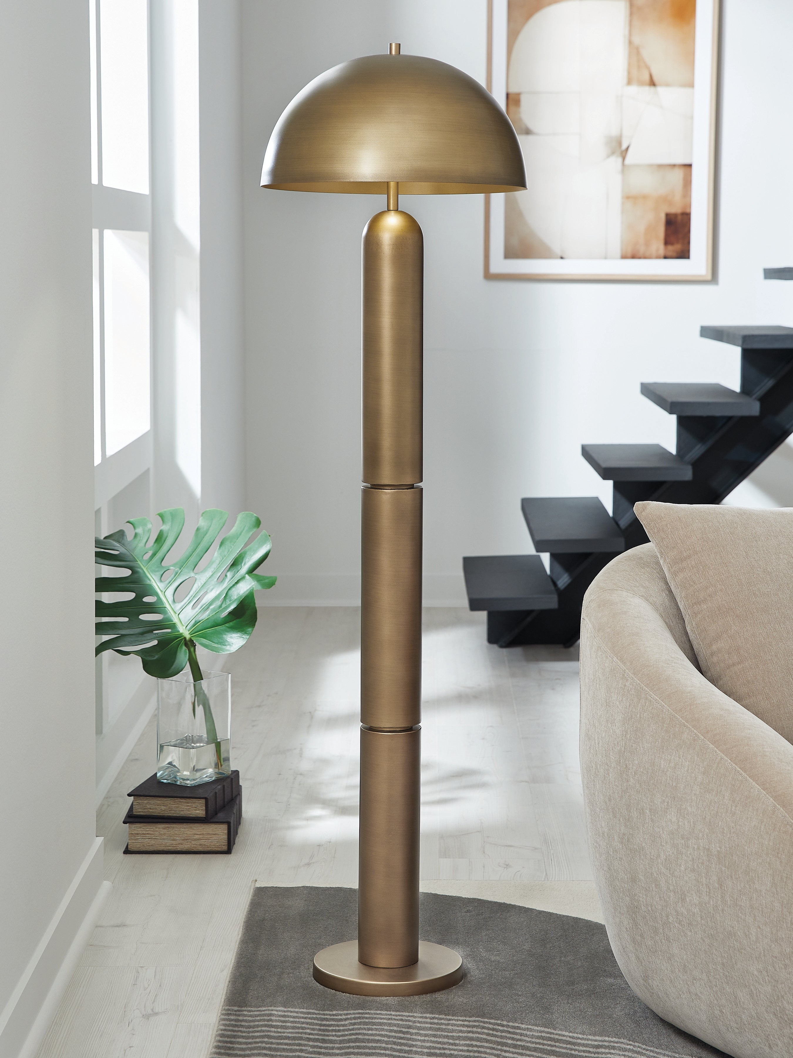 Hoover Furniture Outlet - Ashley Furniture - Wendfield Floor Lamp - Metal Floor Lamp (1/CN) / Antique Gold Finish - L208511