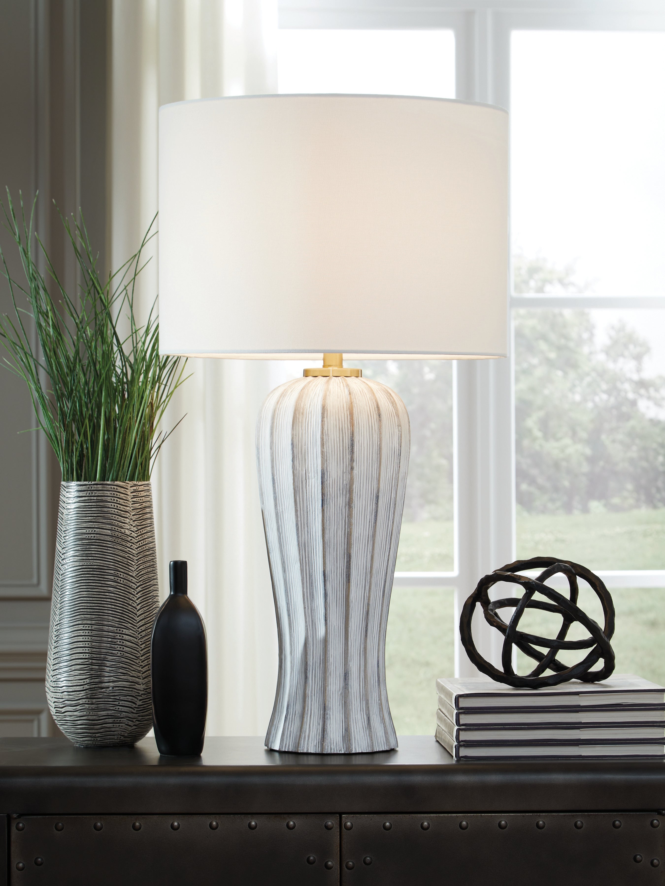 Hoover Furniture Outlet - Ashley Furniture - Lanwell Table Lamp - Poly Table Lamp (1/CN) - L235894
