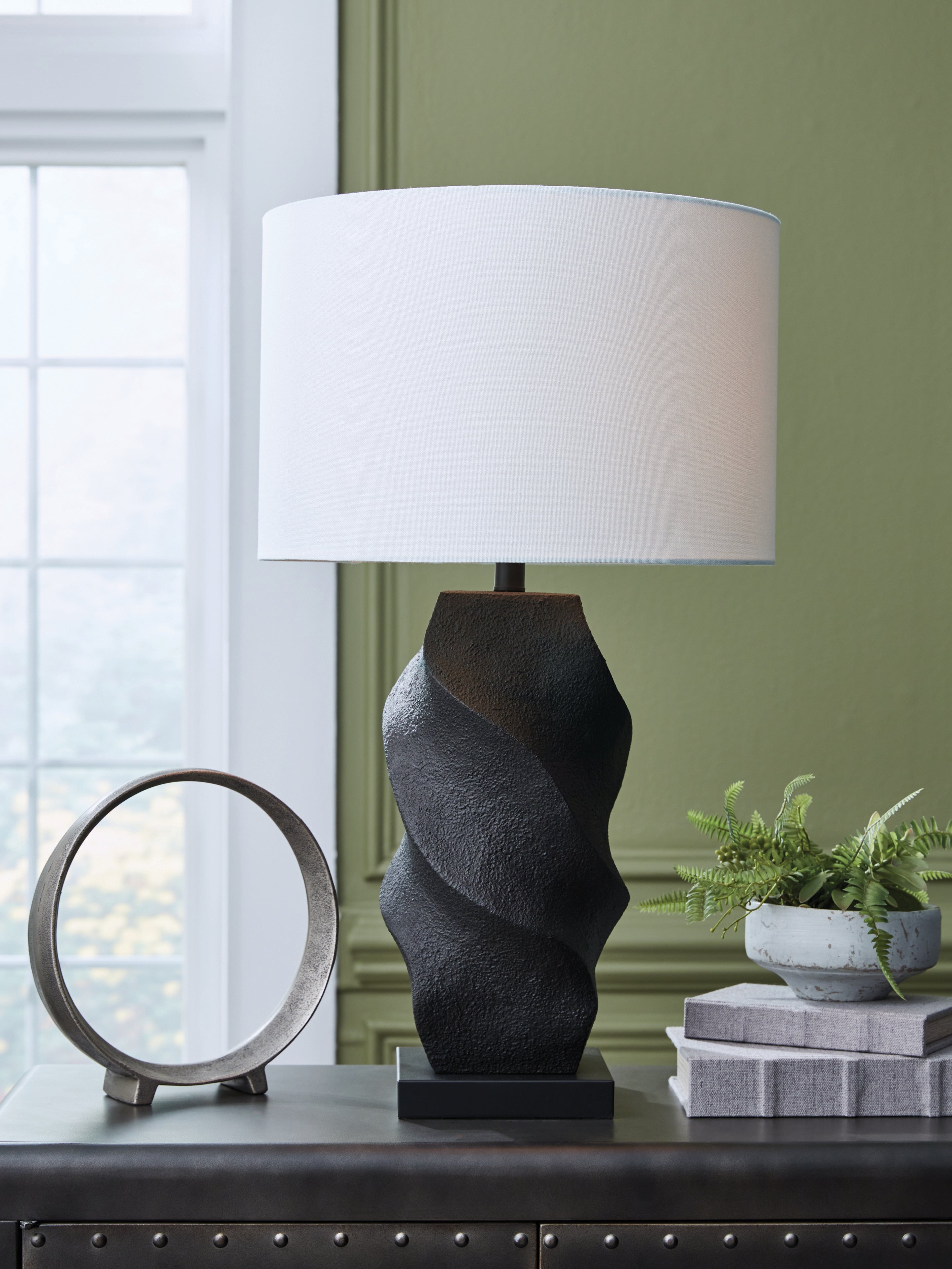 Hoover Furniture Outlet - Ashley Furniture - Amillion Table Lamp - Poly Table Lamp (1/CN) - L235904