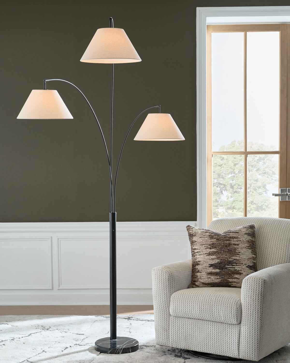 Hoover Furniture Outlet - Ashley Furniture - Gibbswellner Arc Lamp - Metal Arc Lamp (1/CN) - L725159