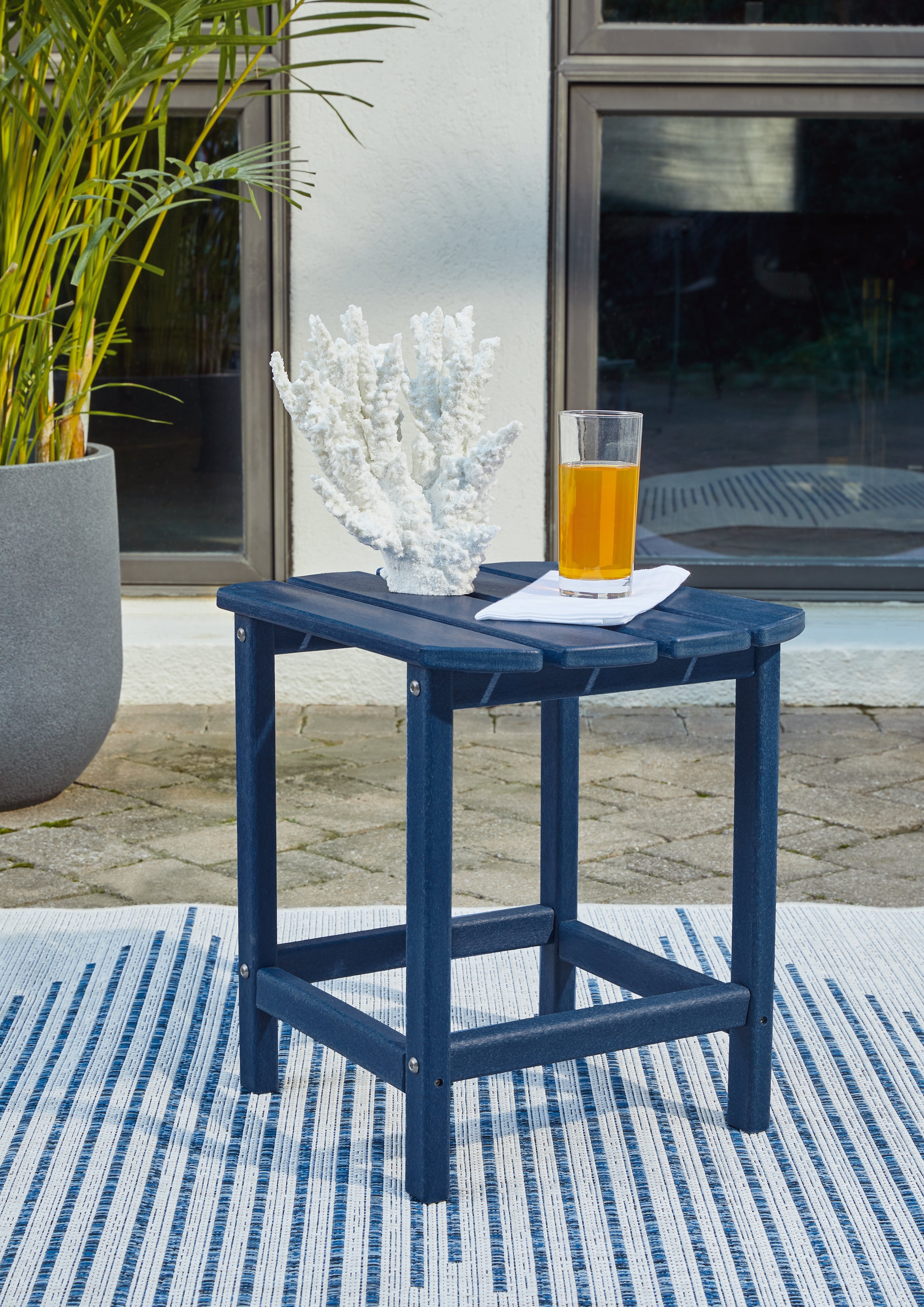 Hoover Furniture Outlet - Ashley Furniture - Sundown Treasure End Table - End Table / Blue - P009-703